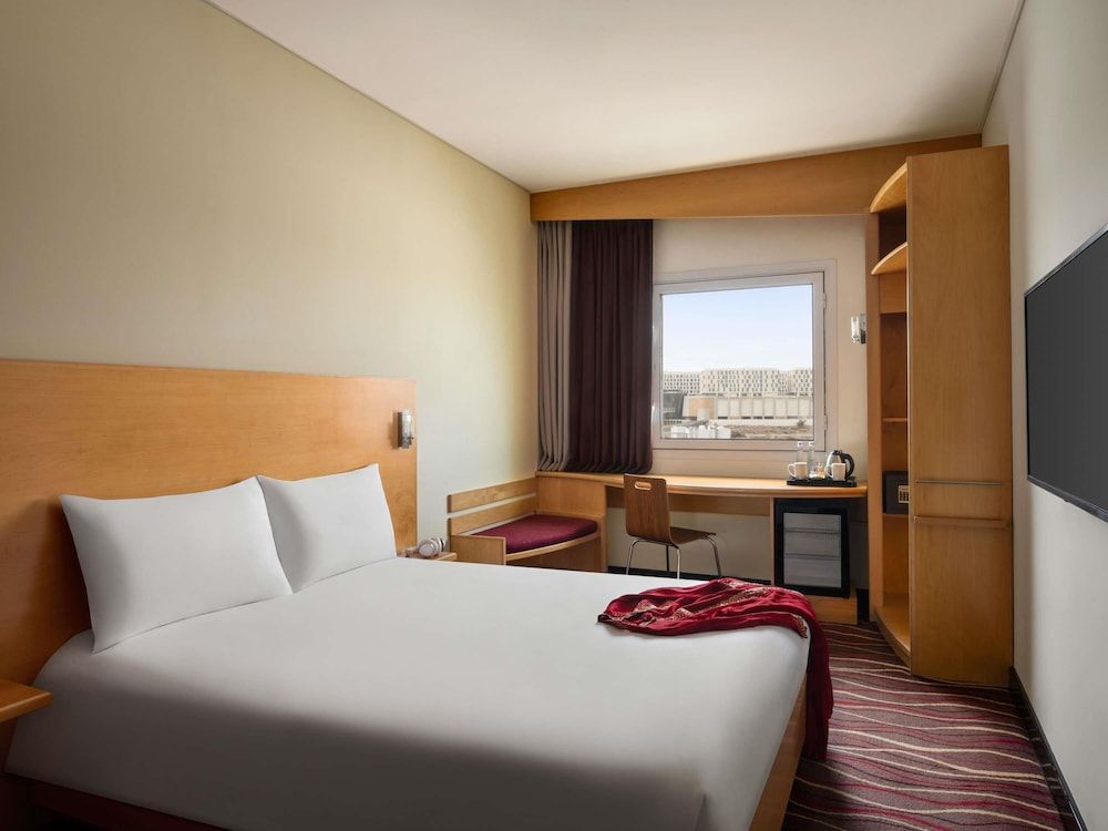 ibis Muscat Superior Double Room, 1 Double Bed 2
