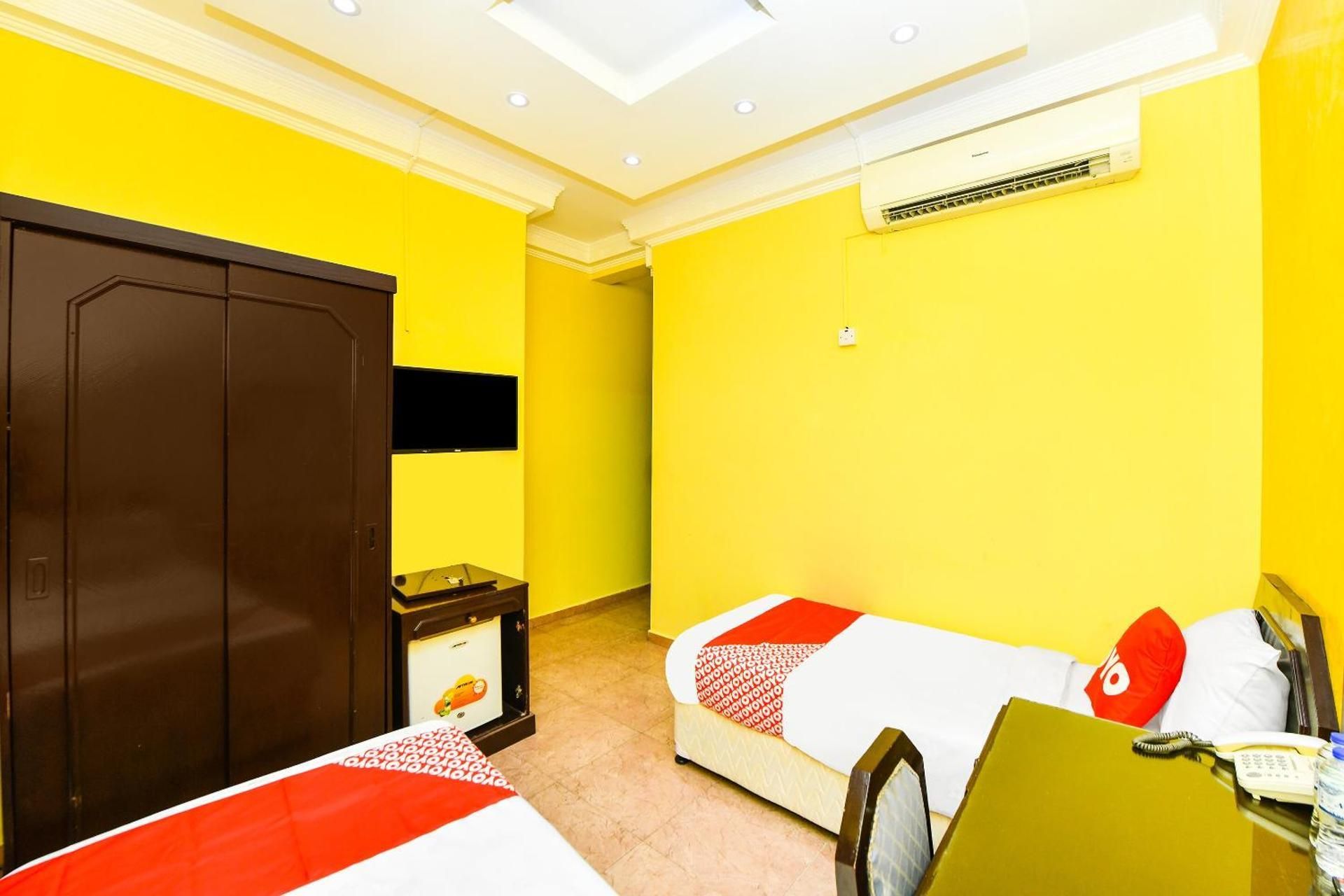 Marina Hotel Twin Room