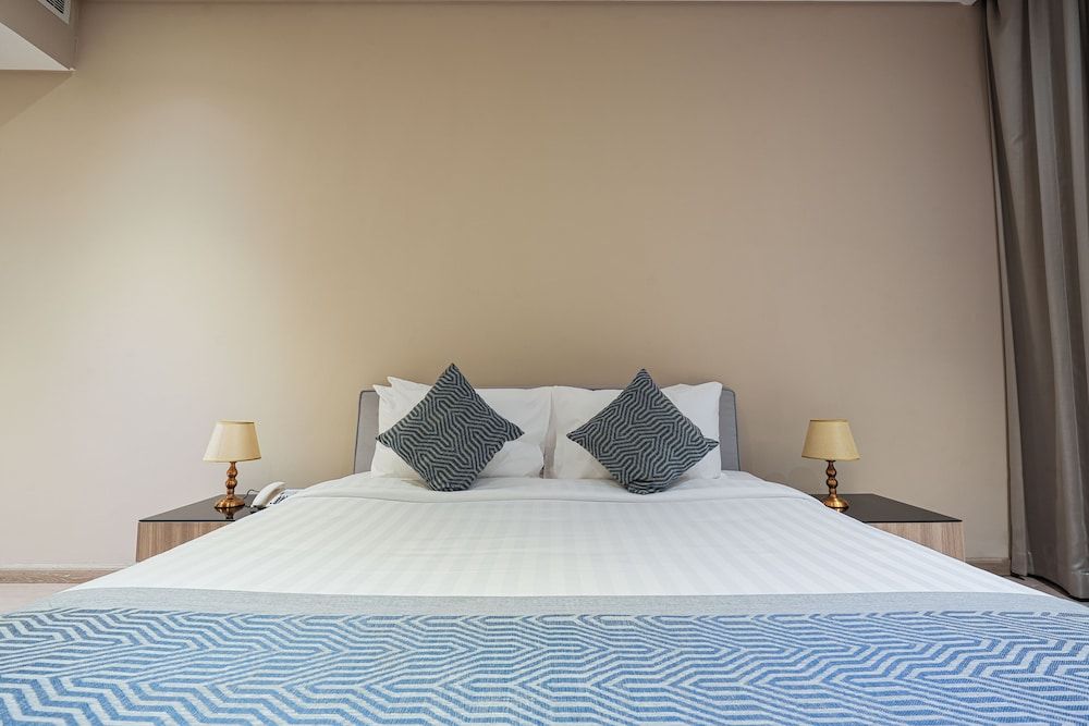 Eden Garden Hotel Apartment Deluxe Suite One Bedroom 3