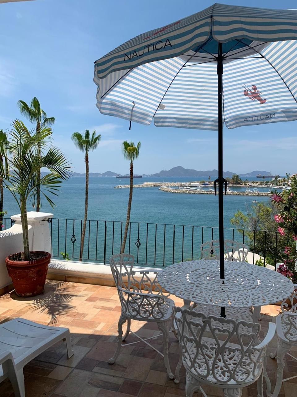 Deluxe Twin Room with Sea View
