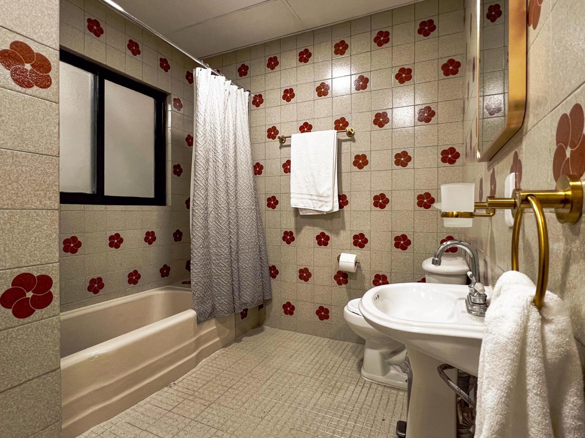Twin Room with Private External Bathroom