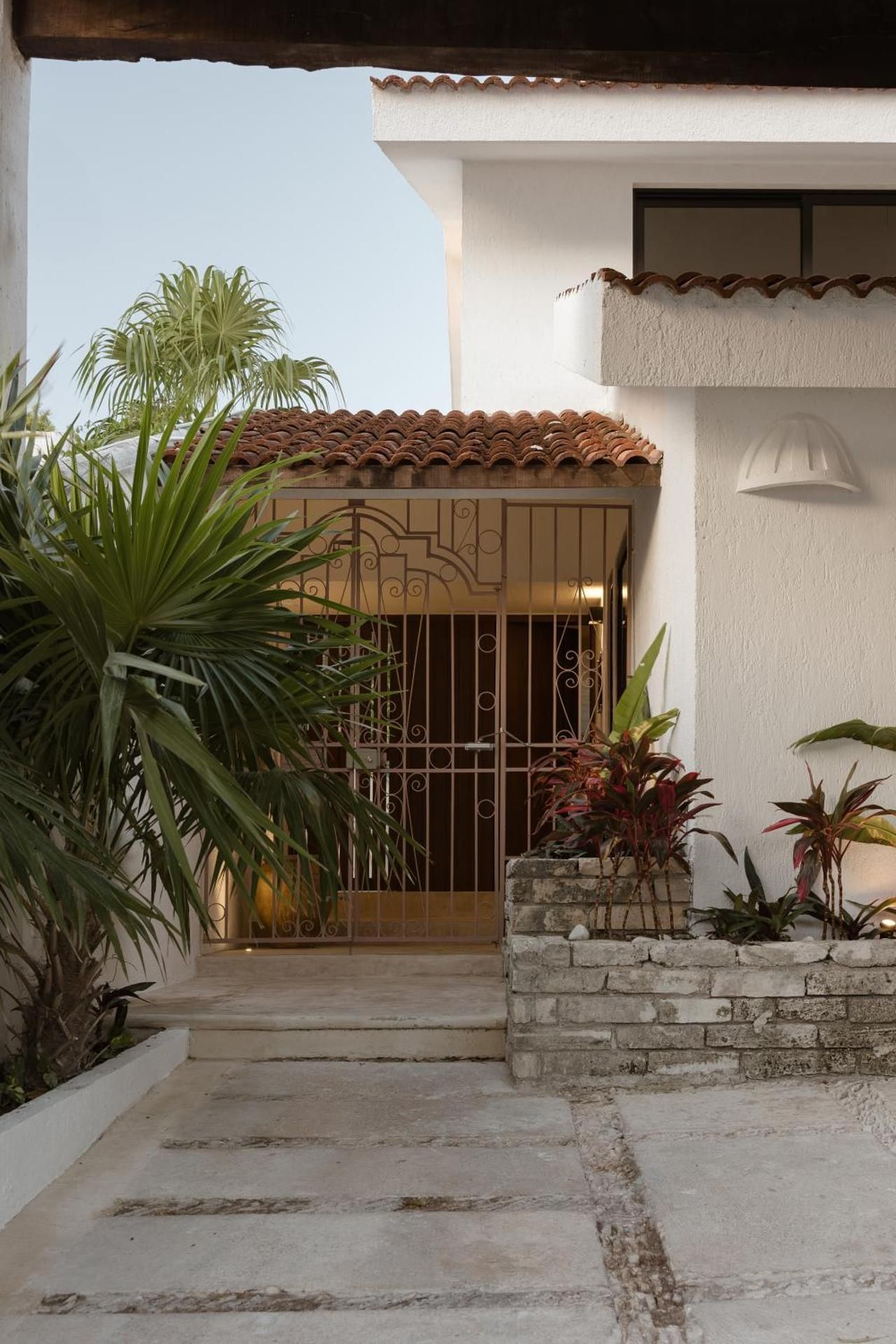Aesthetic Design Suite Aire with Pool