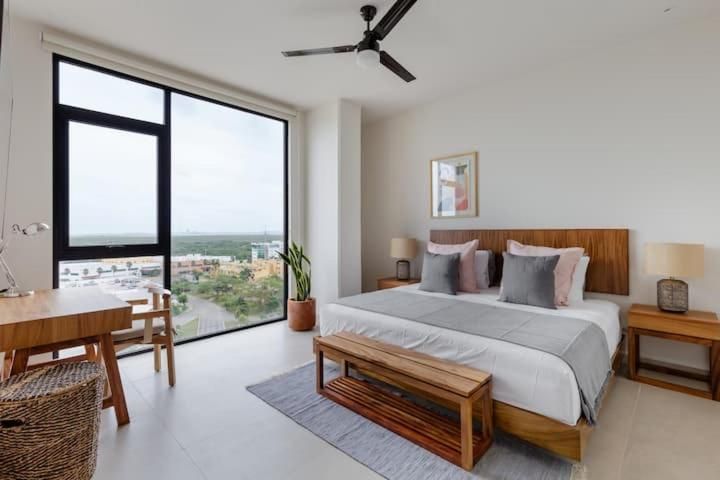 Apartment with Lake View