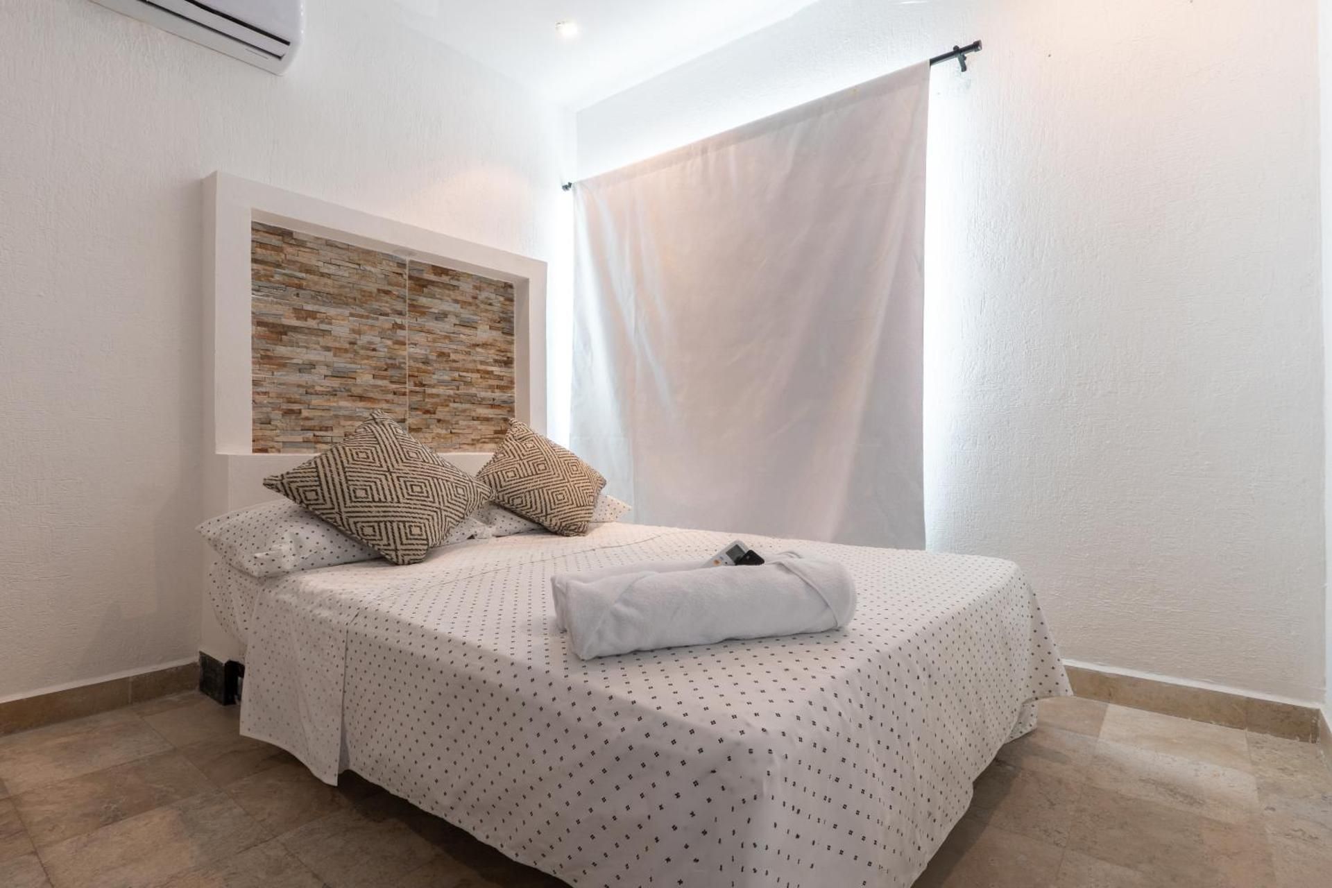Villas Acapulco Punta Diamante Triple Room with Shared Bathroom