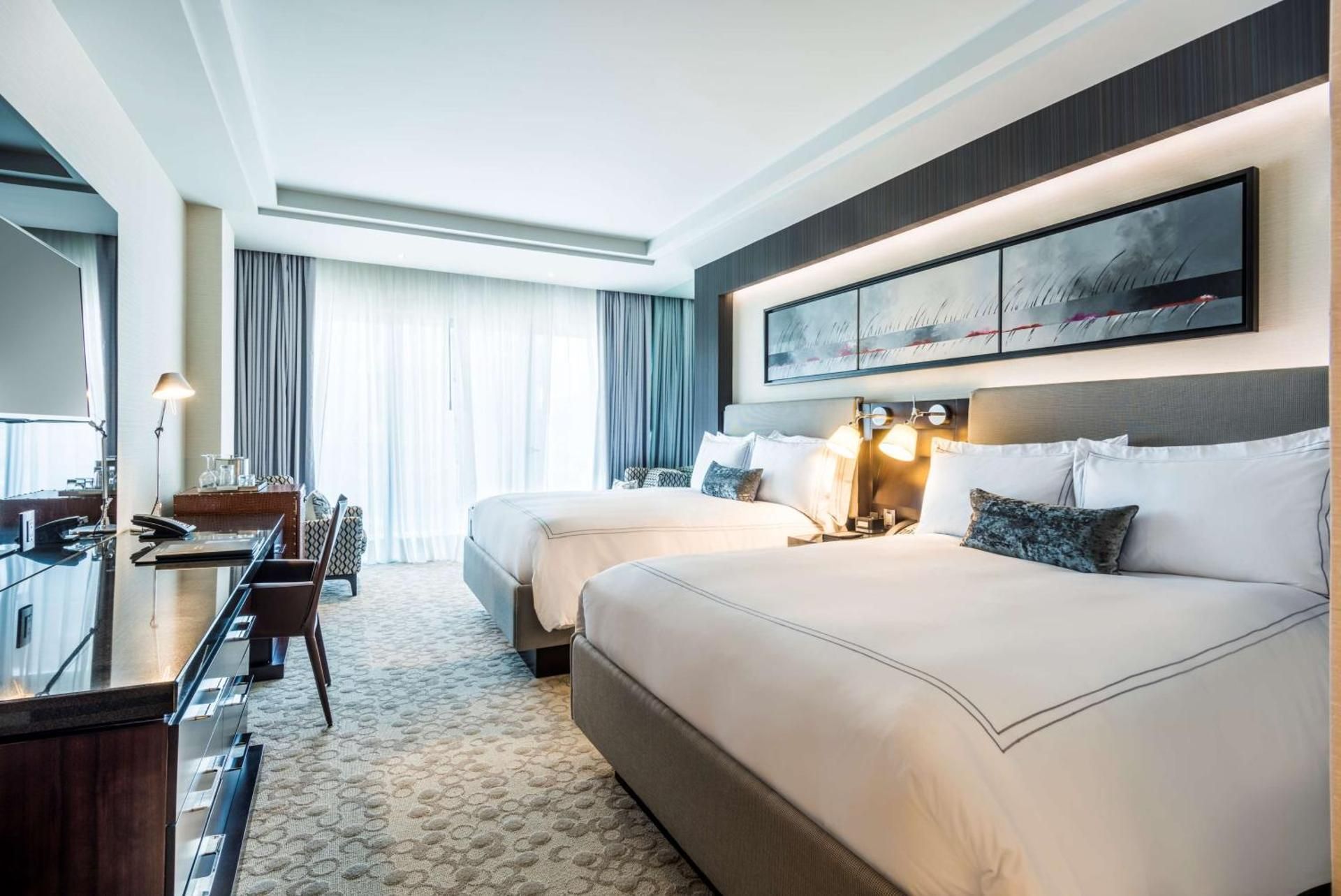 2 Queen Beds