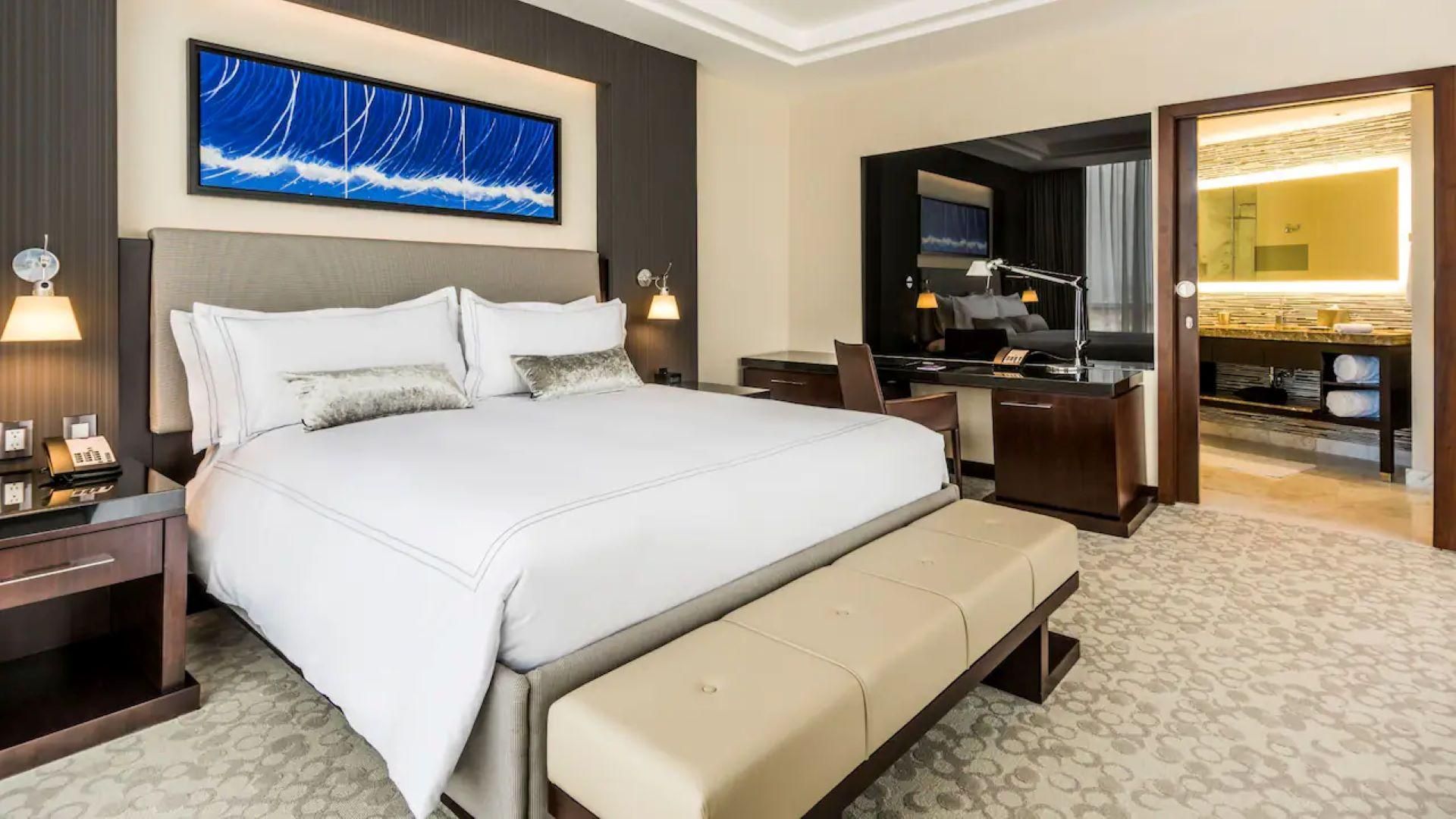 Accessible 1 King Bed with Rollin Shower