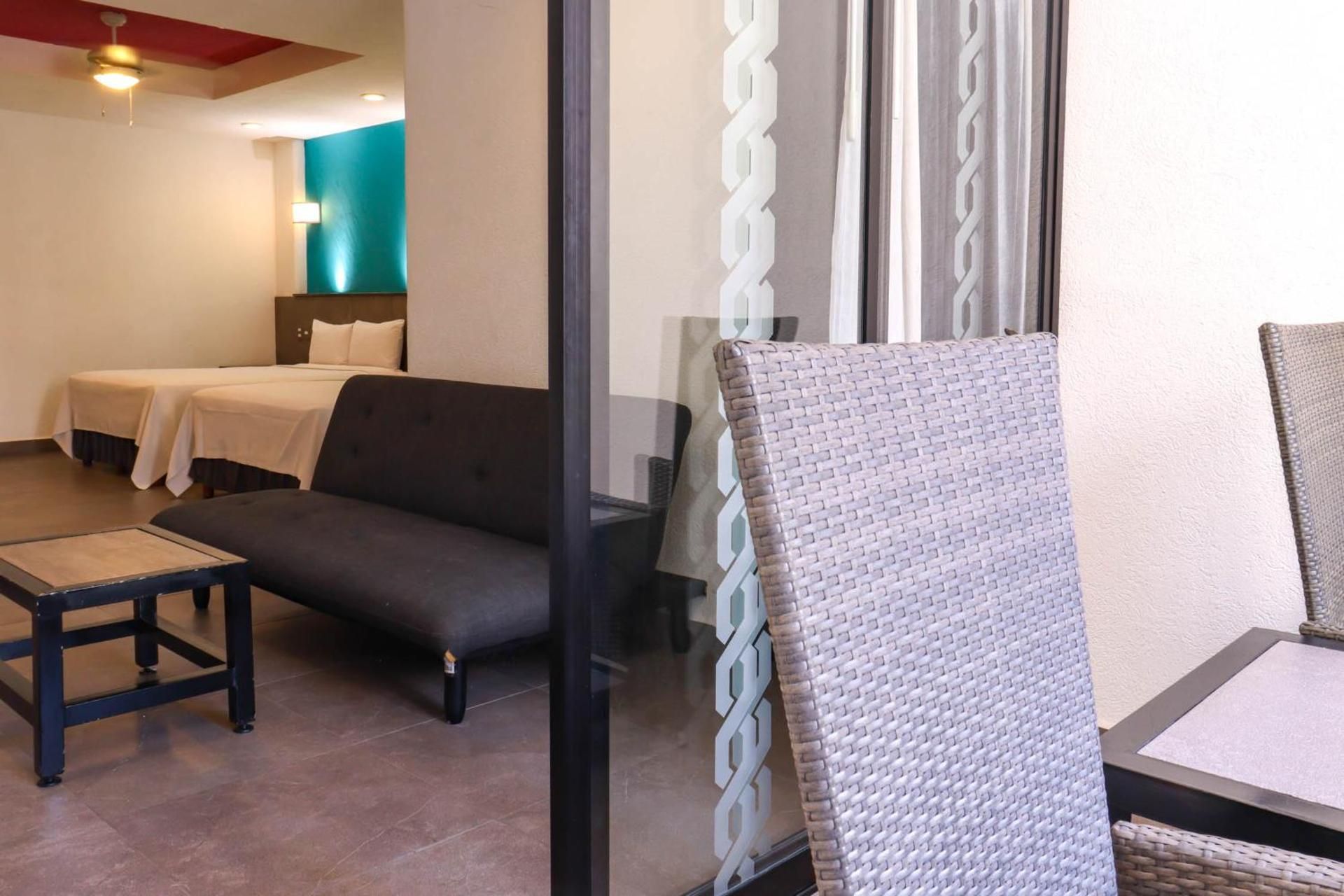 Deluxe Suite