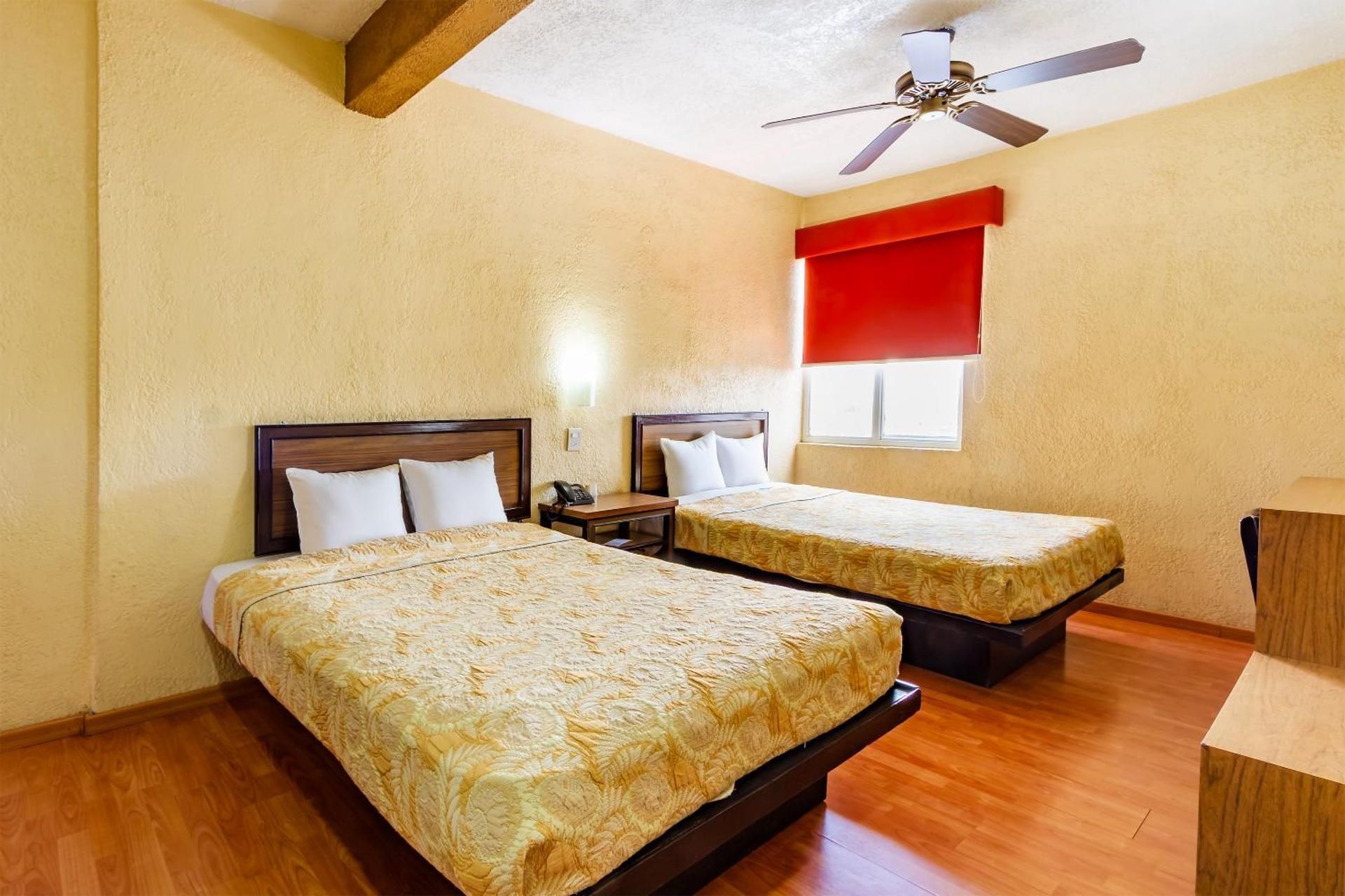 OYO Hotel Del Parque Standard Double Room with Two Double Beds 2