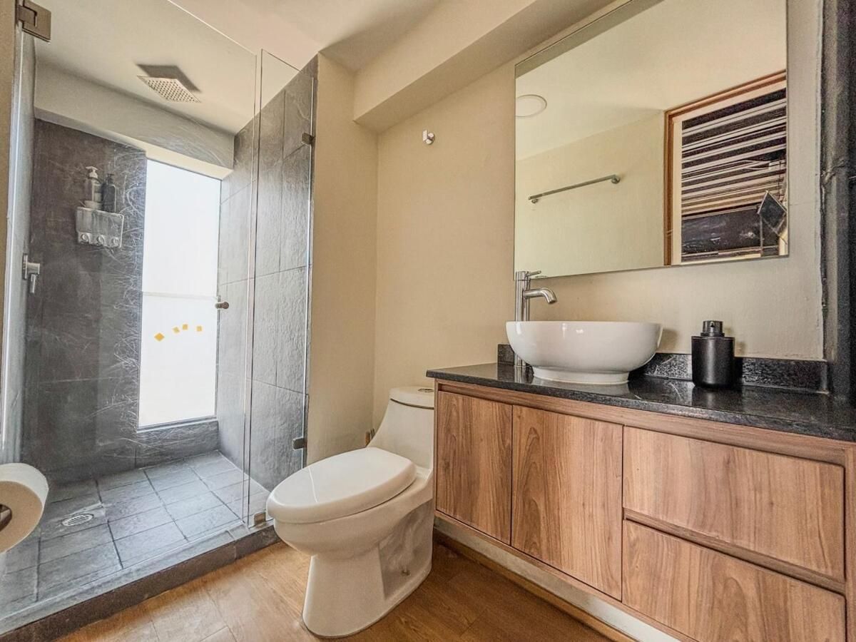 Deluxe One-Bedroom Apartment
