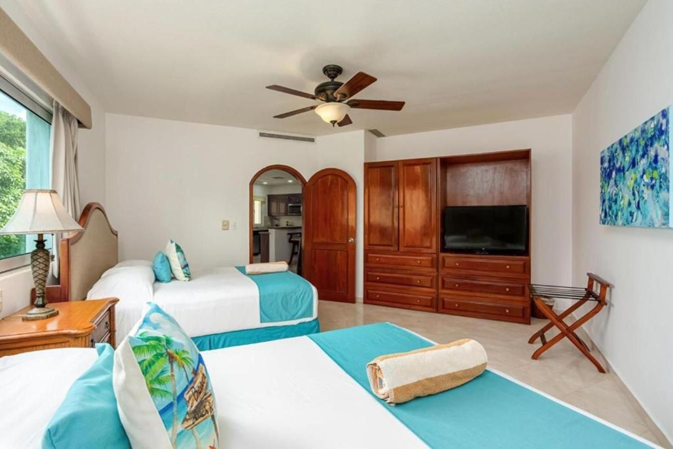 Three-Bedroom Apartment with Marina View