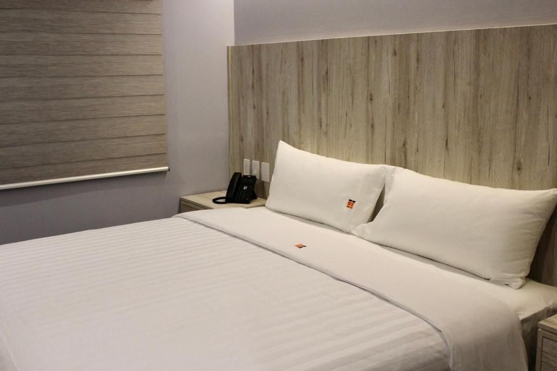 Deluxe King Suite