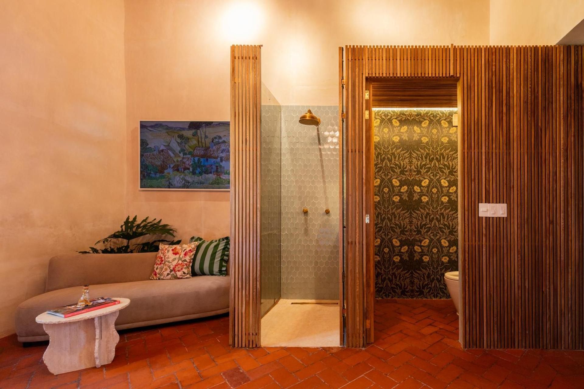Deluxe King Suite