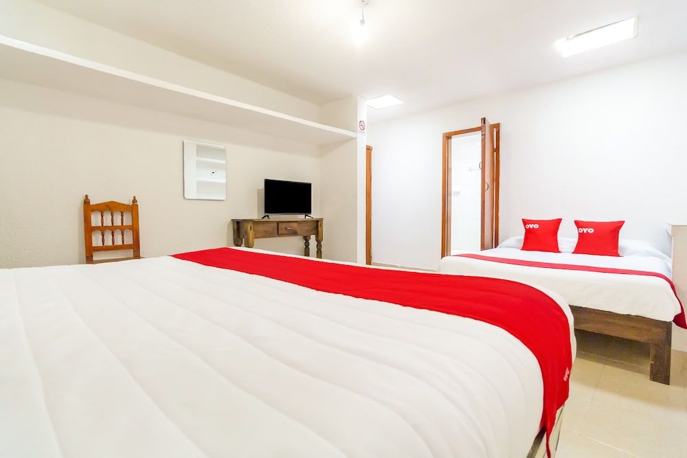 Capital O OYO Hotel Las Nubes Mercado de Dulces y Artesanías Ámbar, San Cristobal De Las Casas Superior Room (Two beds) 4