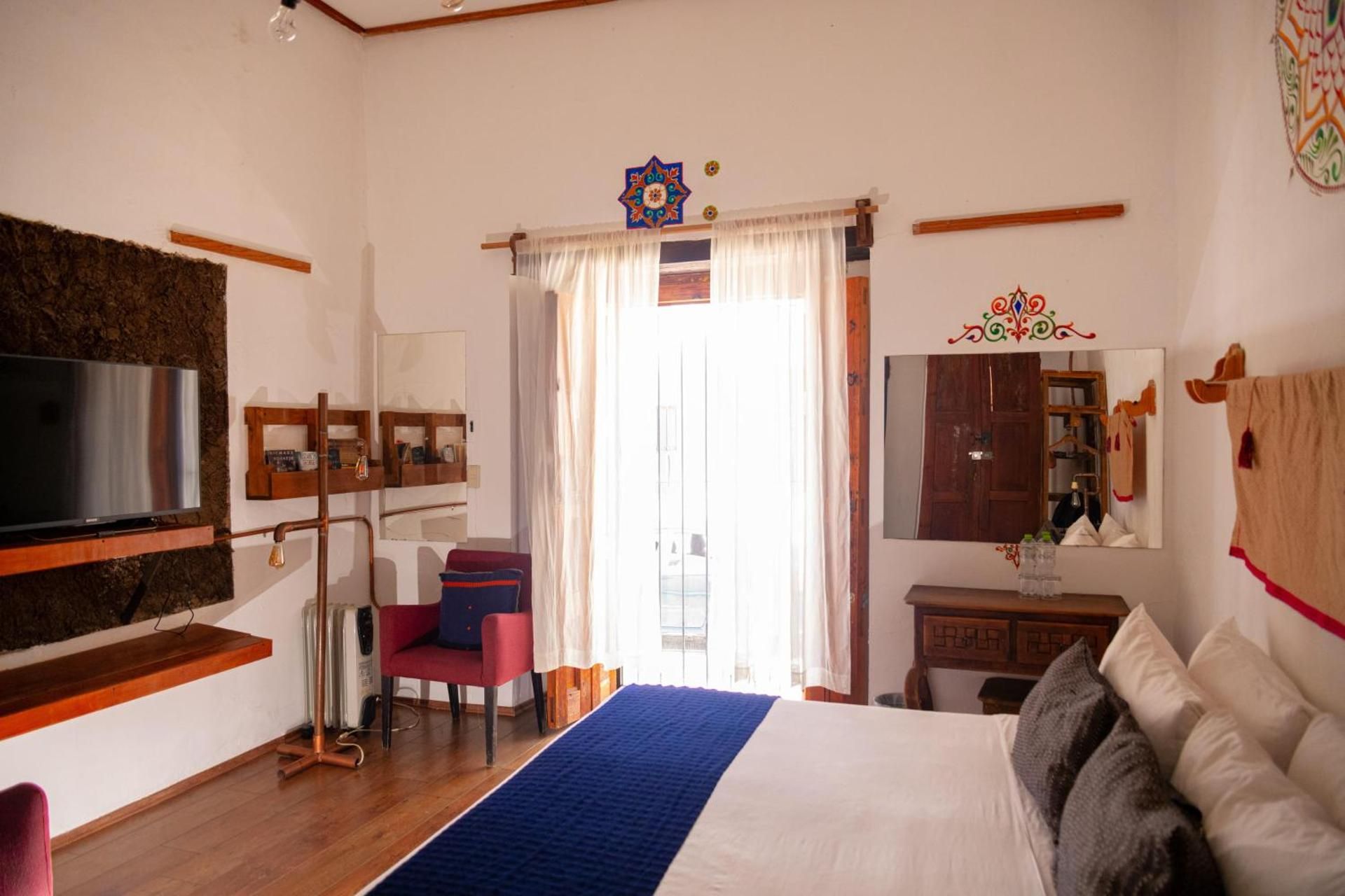 Sereno Hotel King Room 2