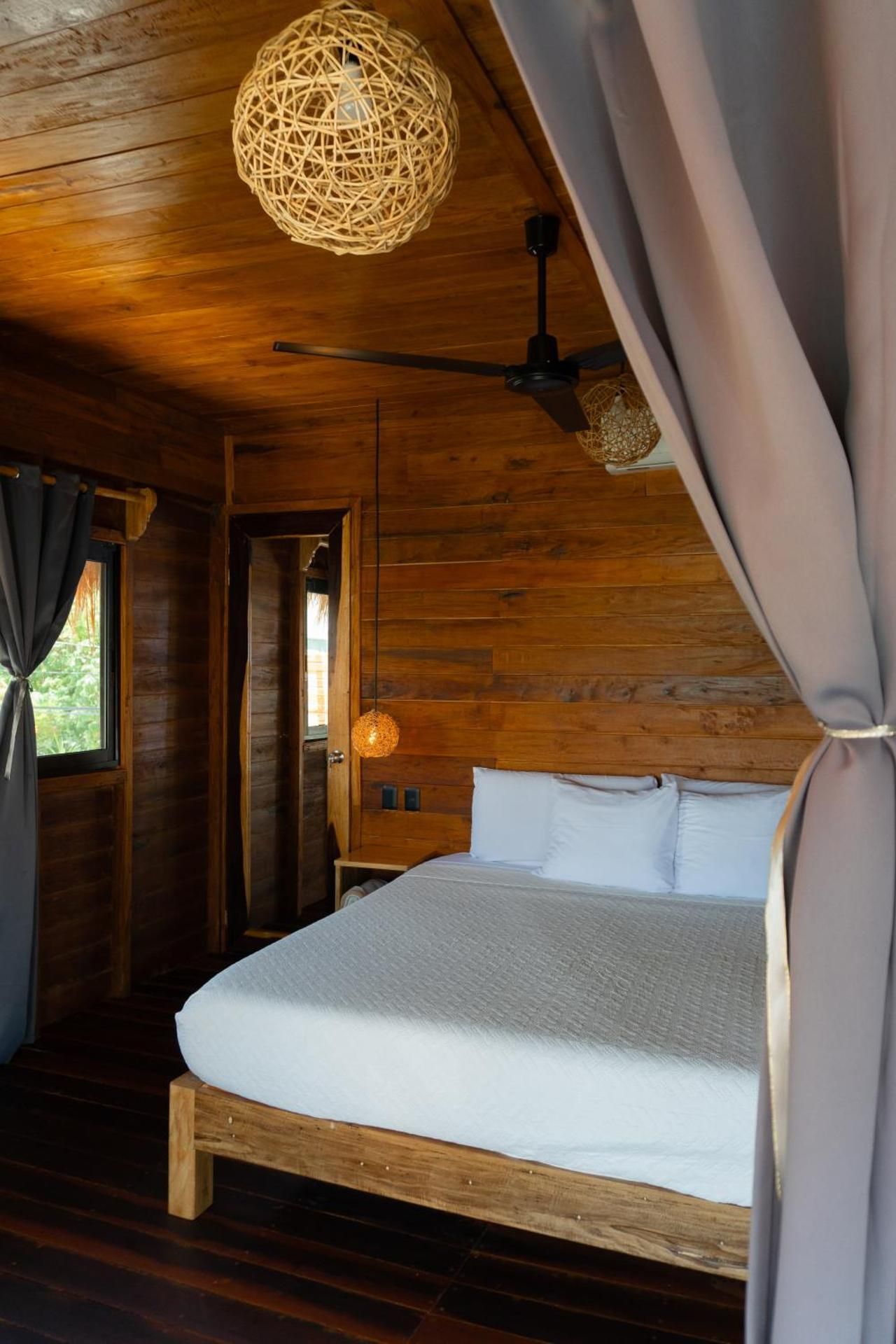Deluxe Bungalow with Sea View