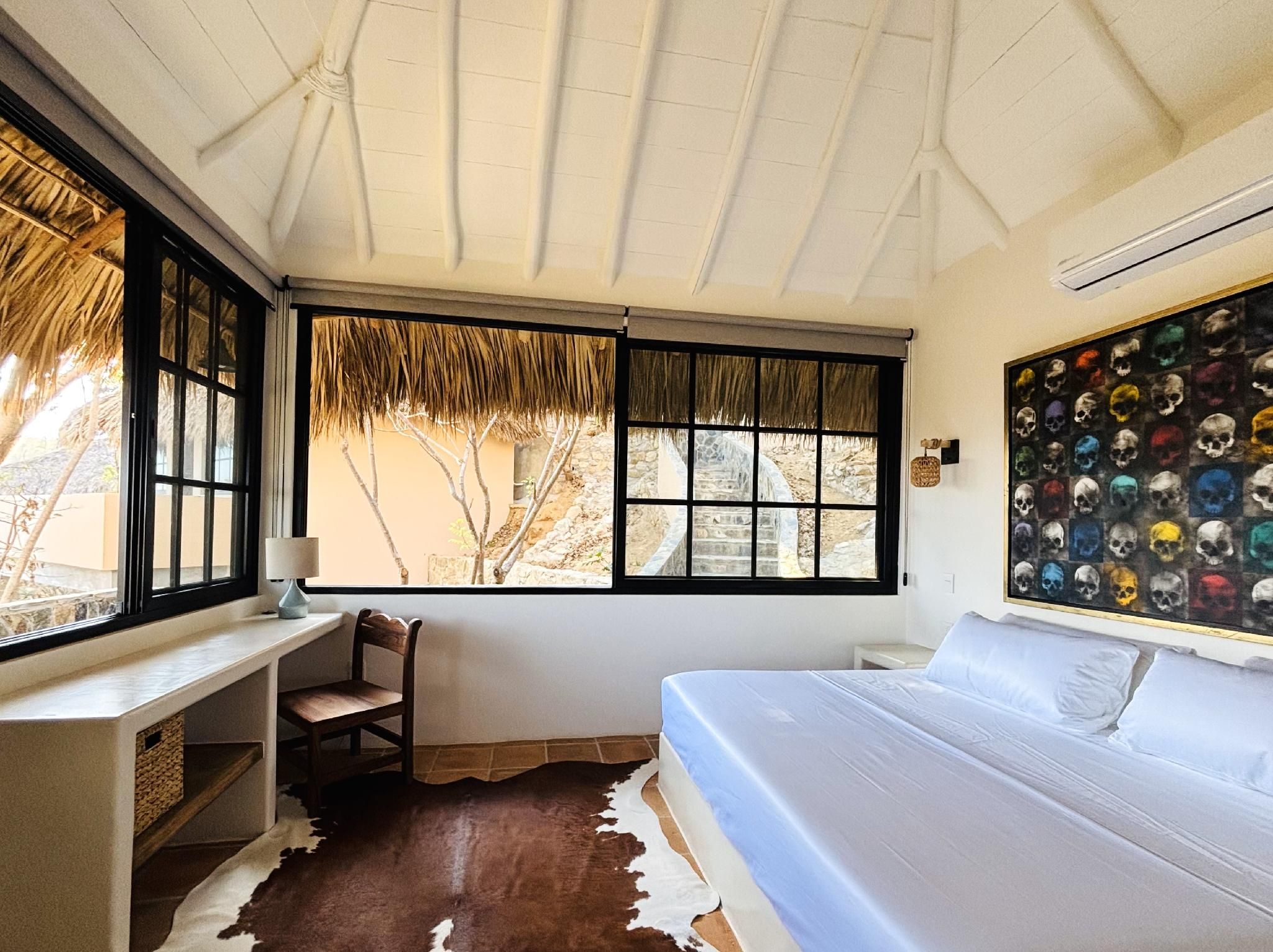 Deluxe - 1 King Bed