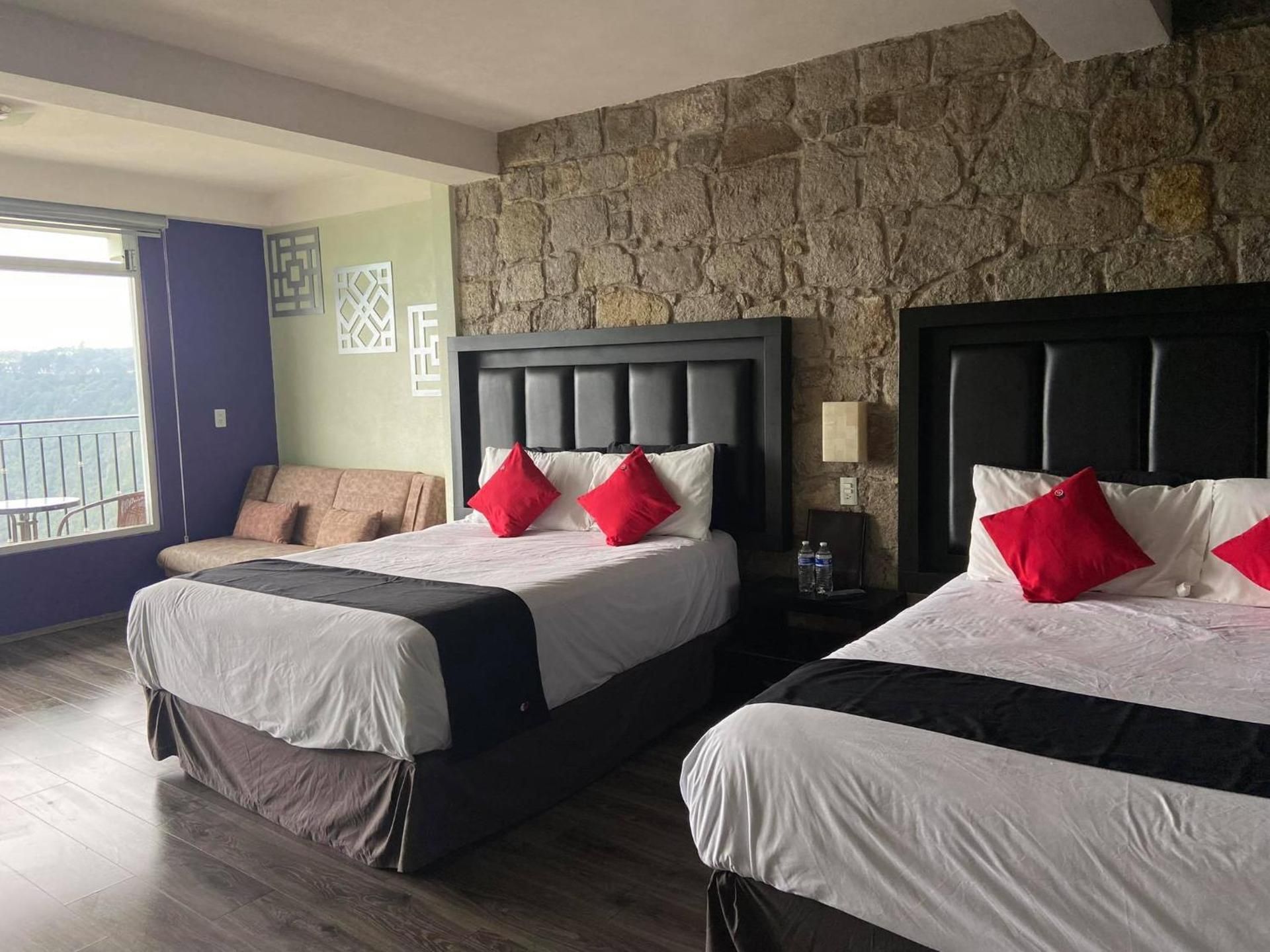 Twin Room with Mountain View