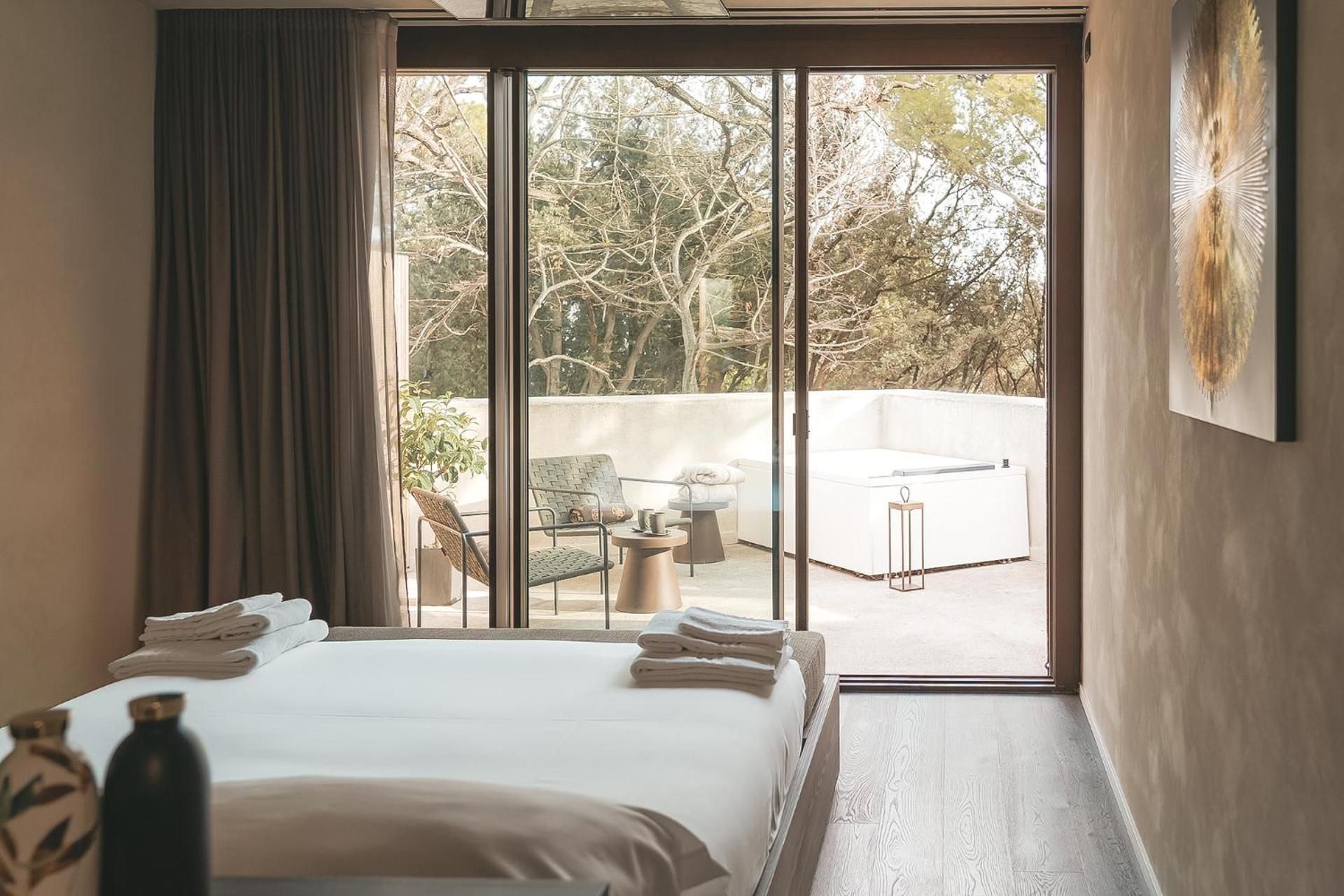 Deluxe Double Room with Balcony and Sea View