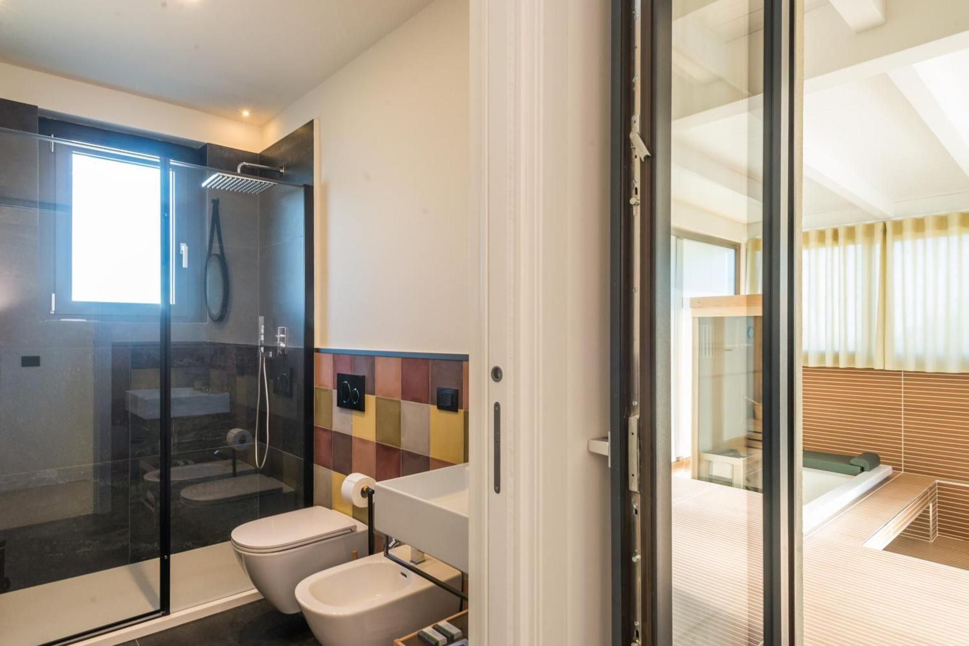 Deluxe Suite with Spa Bath