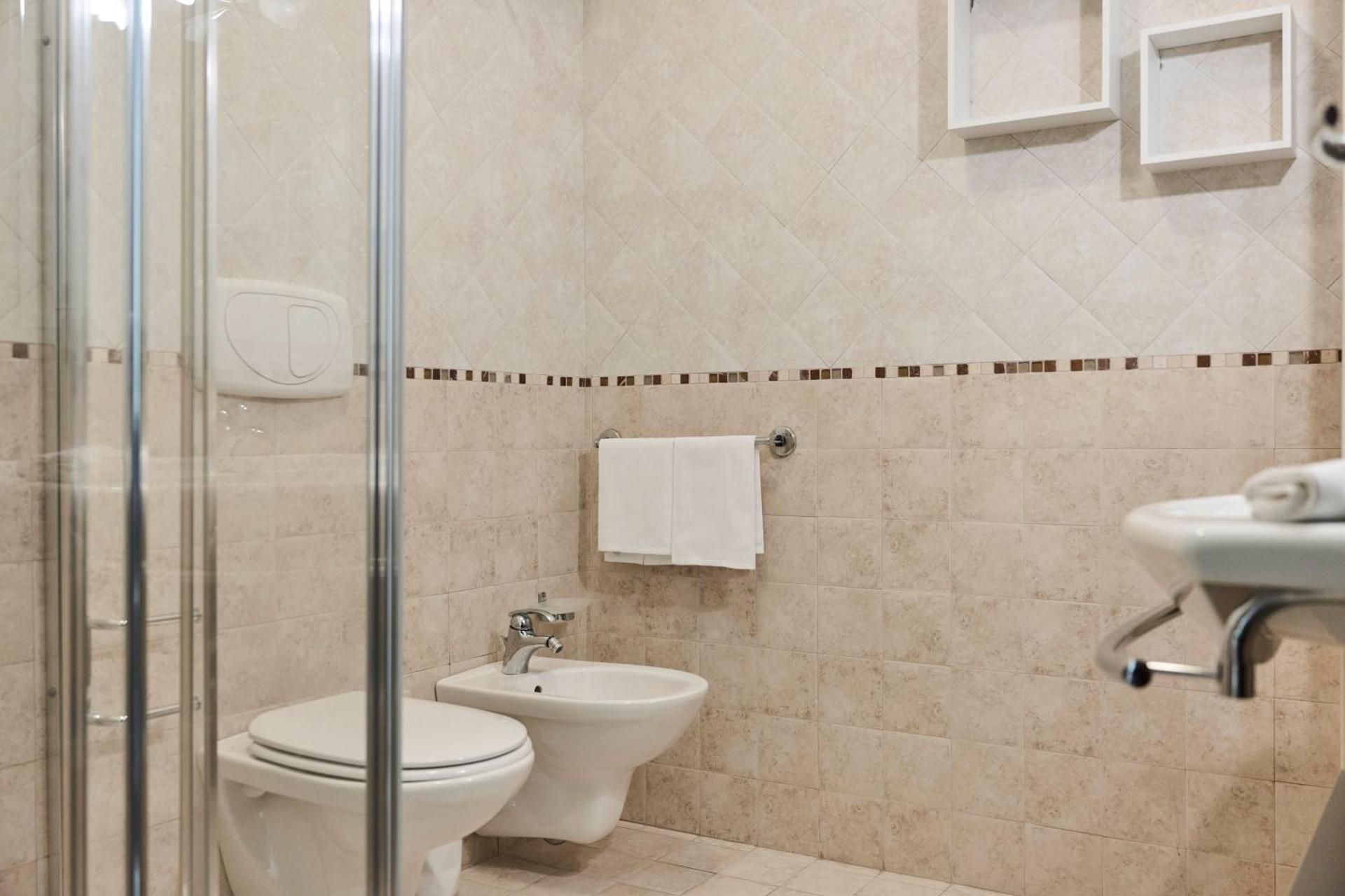 Ticho's Greenblu Hotel Family Room with Pool View 3