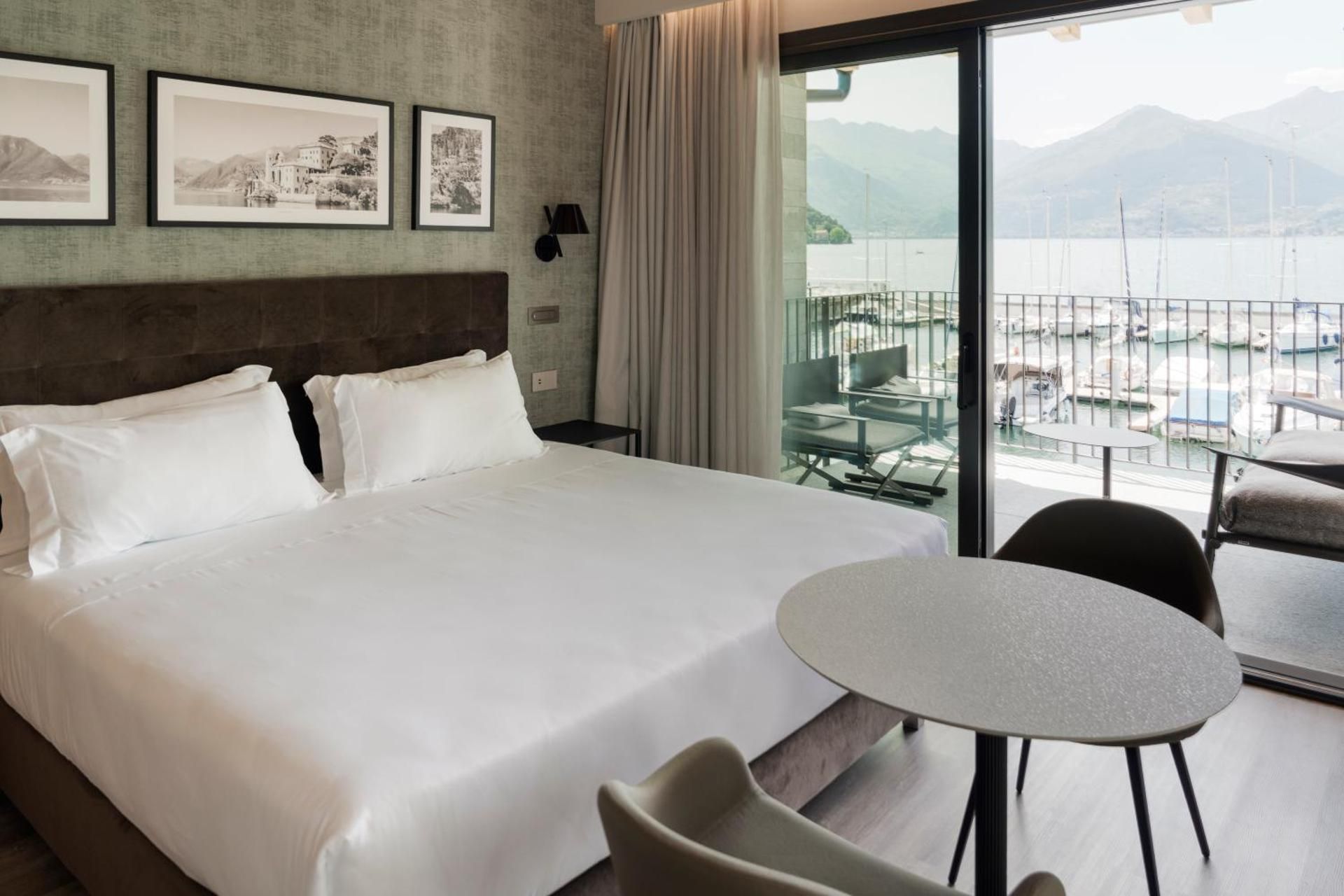 Suite with Lake View