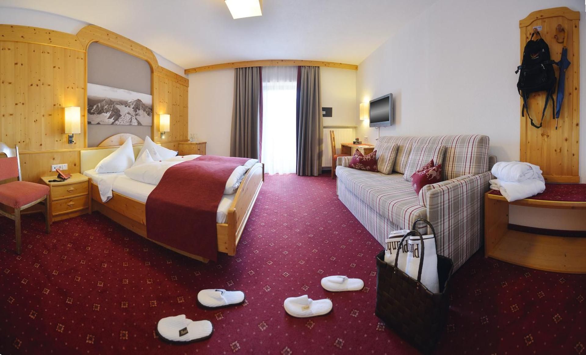 Hotel Plunhof Double Room with Mountain View 2