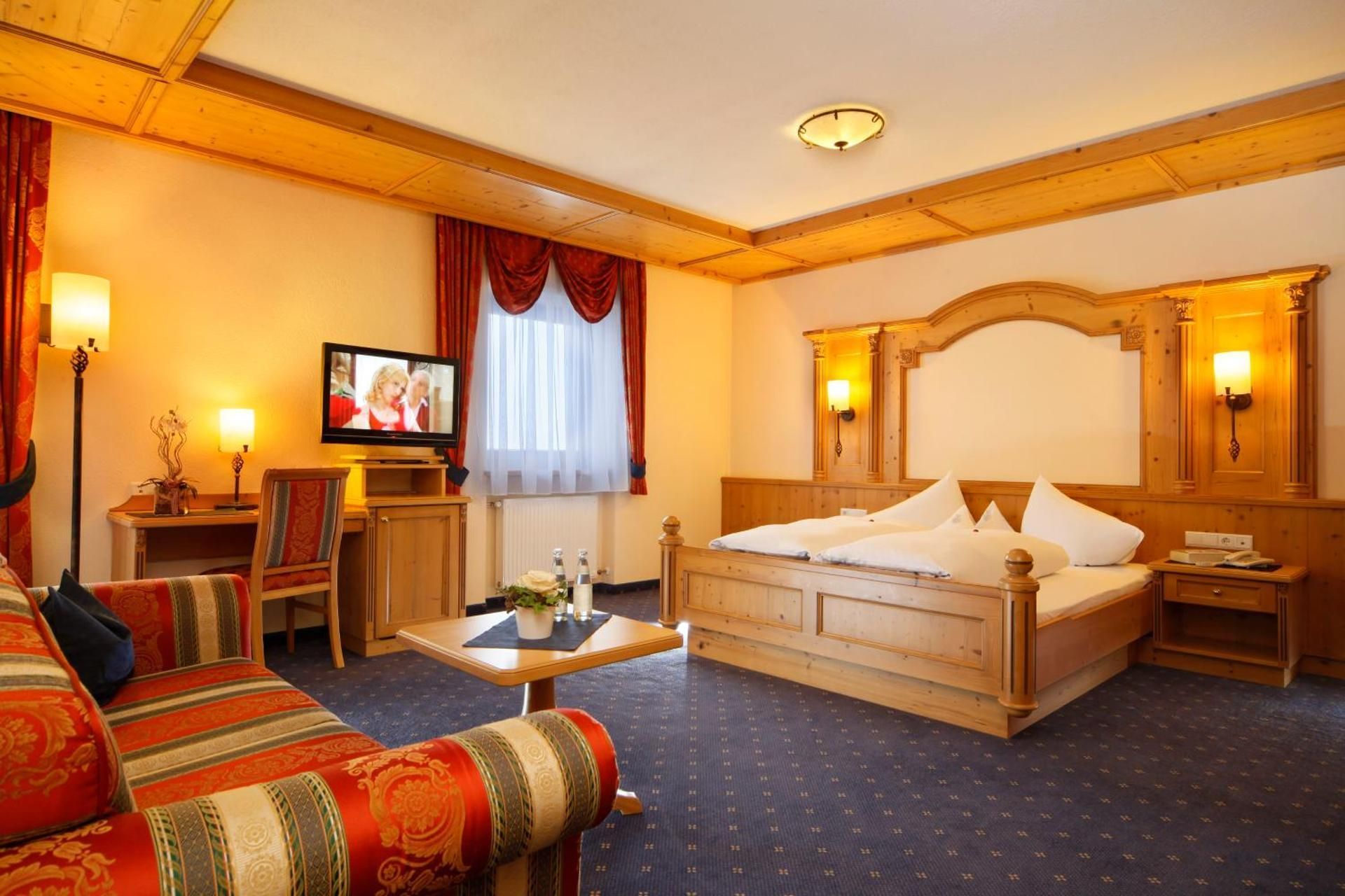 Hotel Plunhof Superior Double Room with Mountain View 2