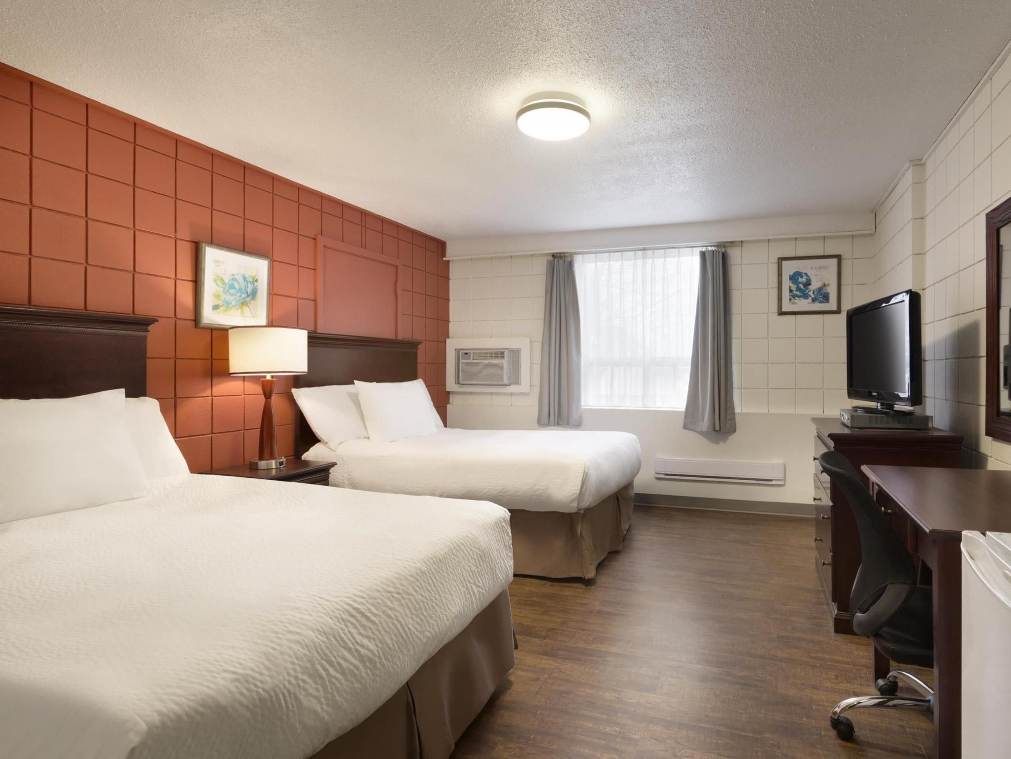 Efficiency Suite with Two Queen Beds and Tub with Grab Bars - Main Building - Mobility Accessible/Non-Smoking