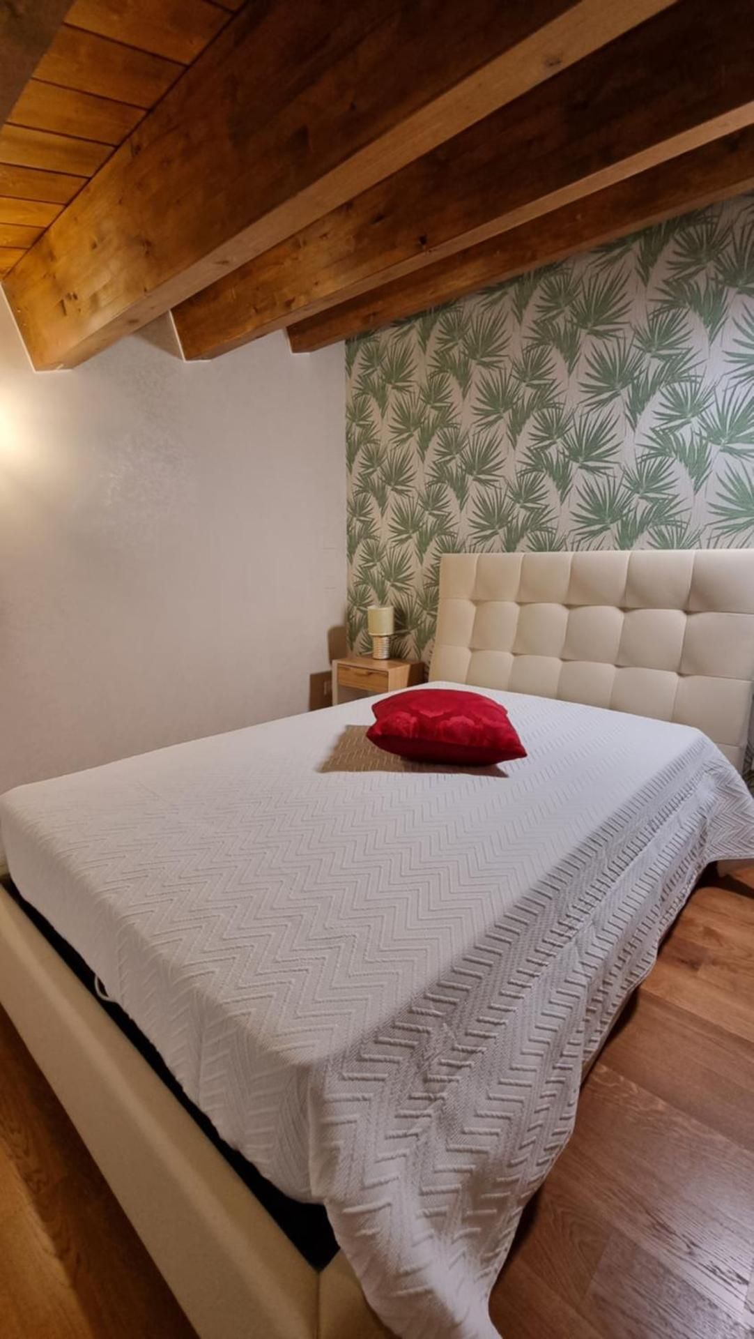 Single Room with Private External Bathroom