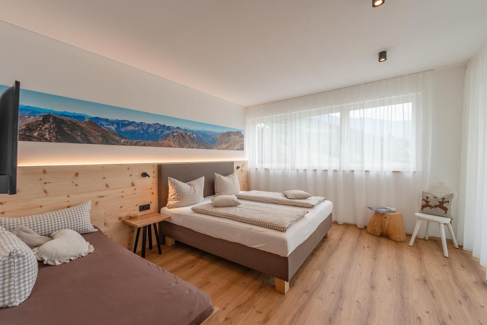 One-Bedroom Apartment with View
