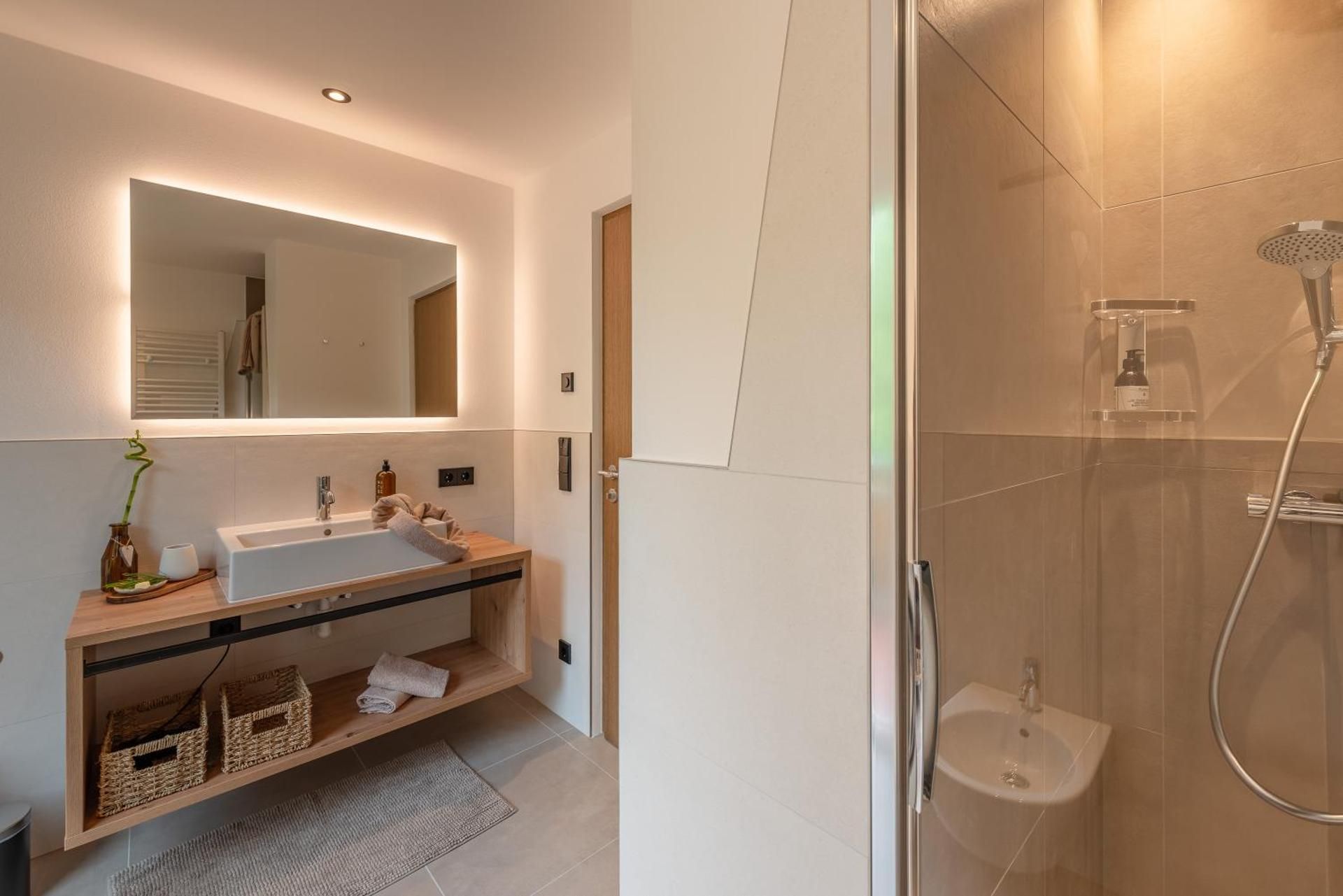 One-Bedroom Apartment with View