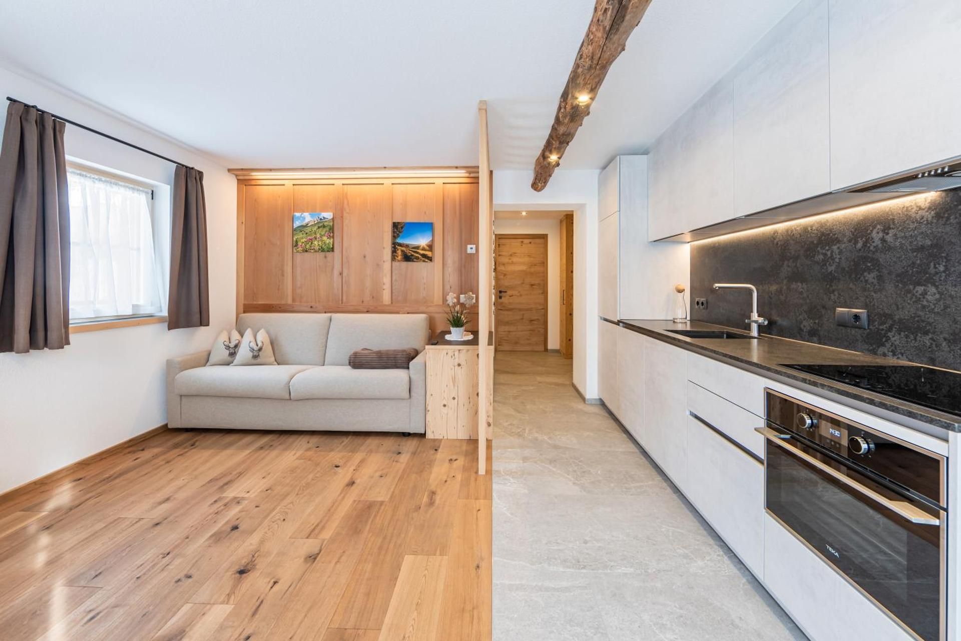 Superior One-Bedroom Apartment with Balcony
