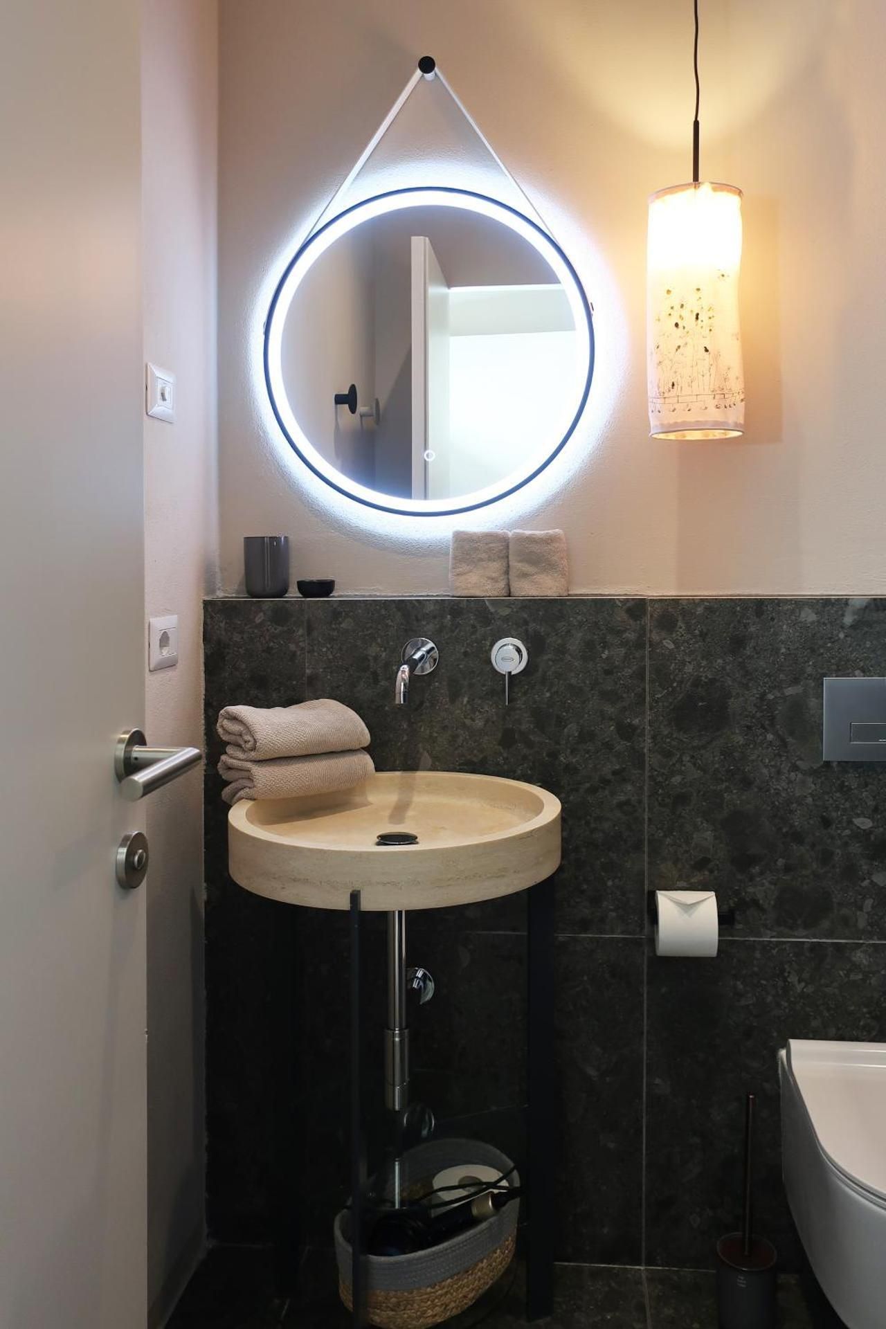 Picobello Lago Double Room with Balcony 3