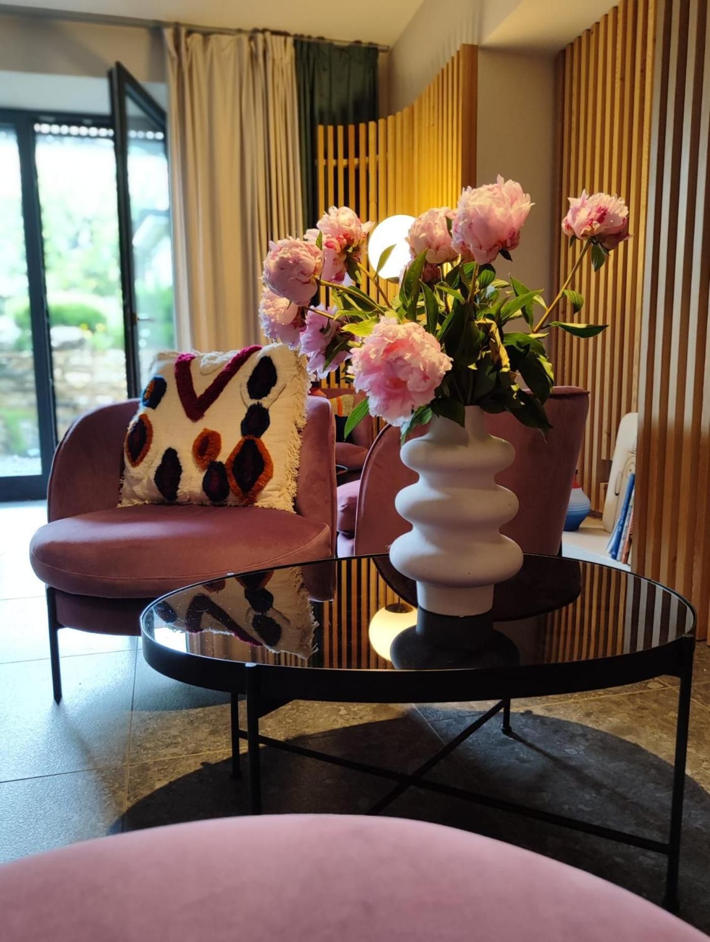 shared lounge/tv area