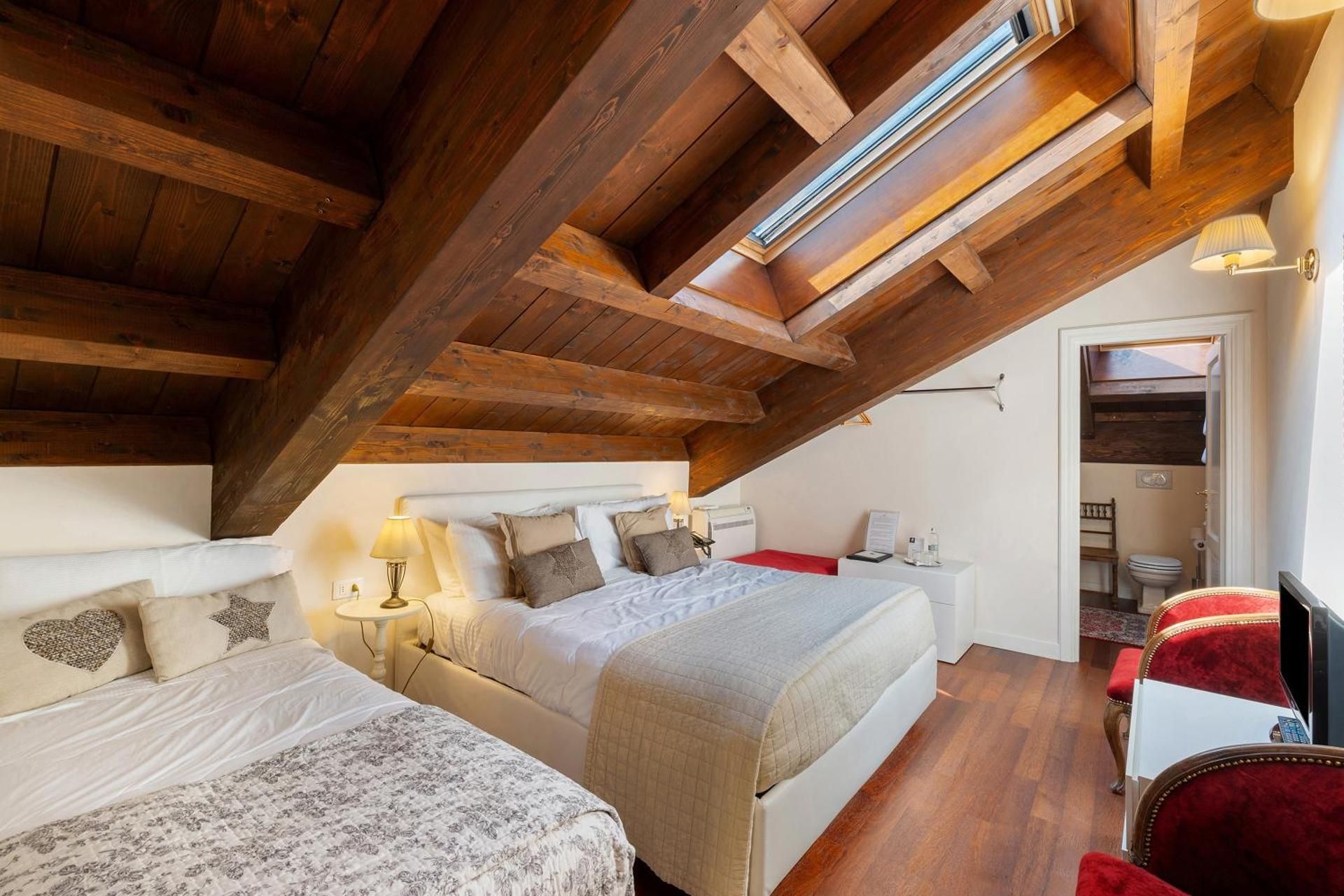 Triple Room with Bath