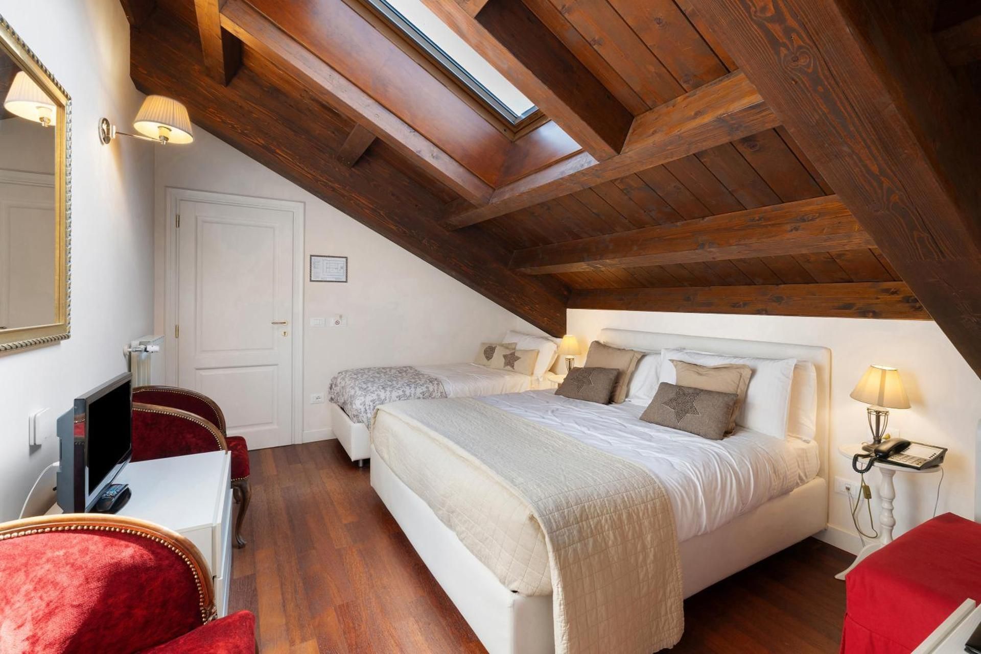 Triple Room with Bath