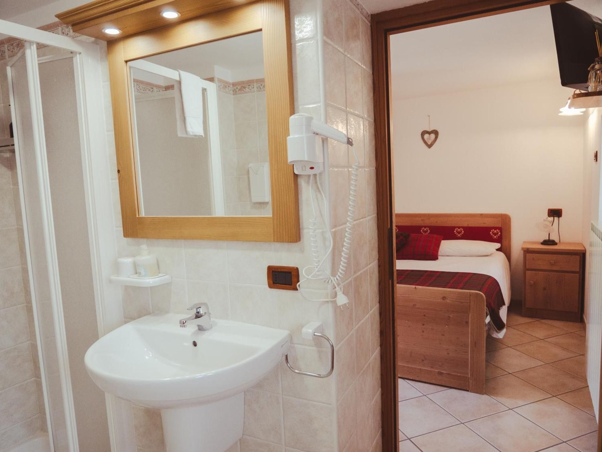 Double Room (1 - 2 Adults)