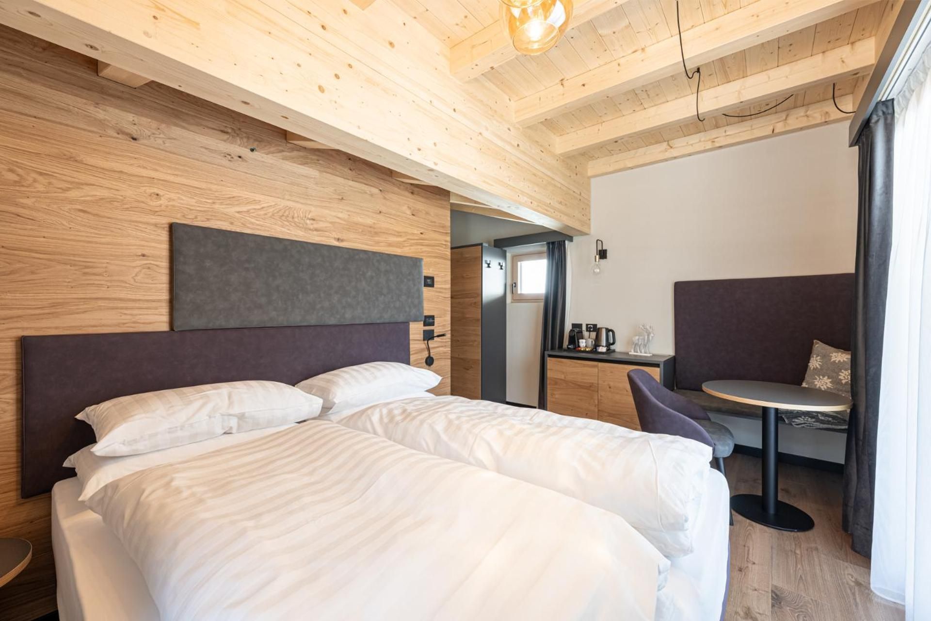Superior Double or Twin Room with Mountain View