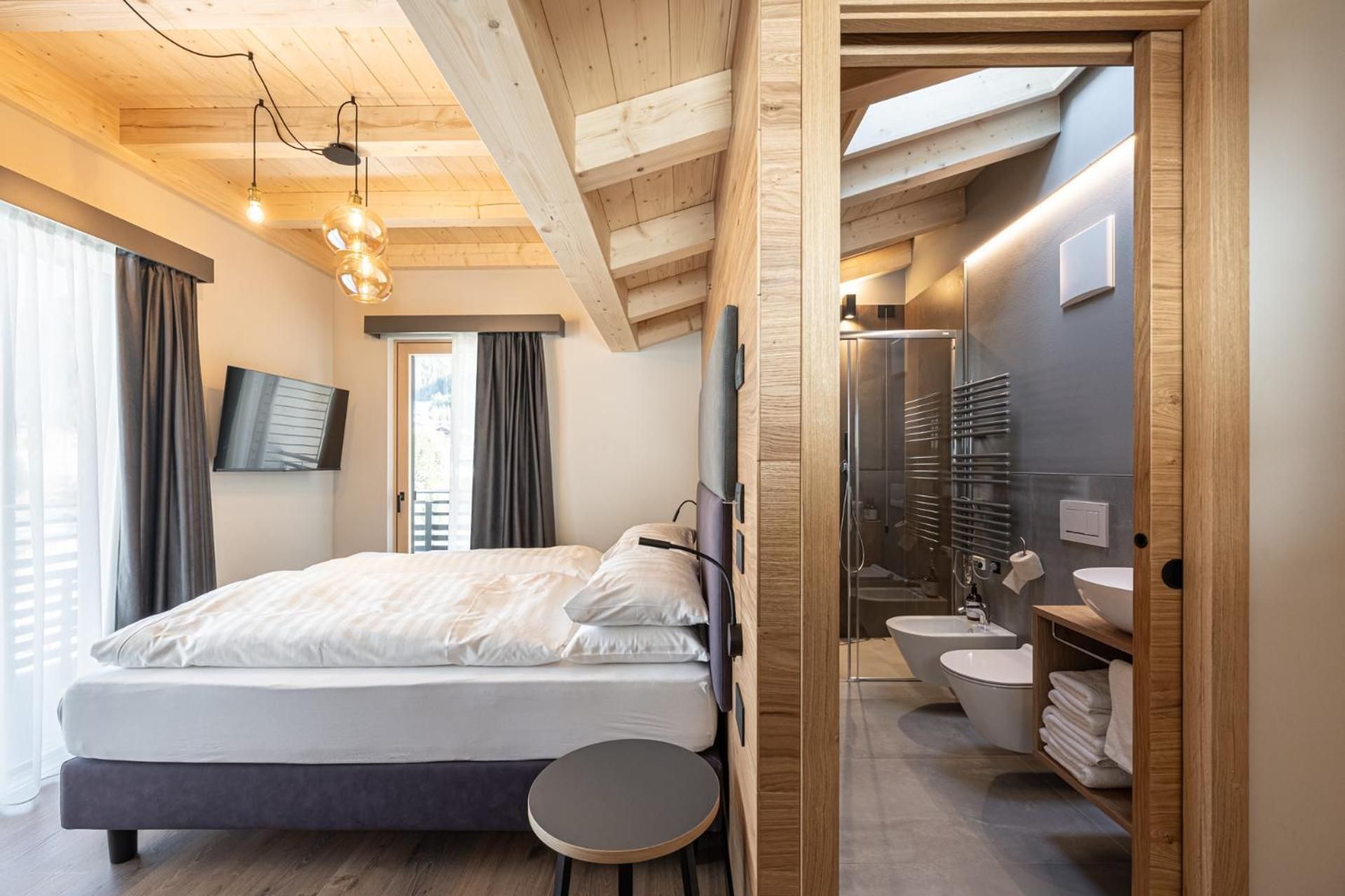 Superior Double or Twin Room with Mountain View