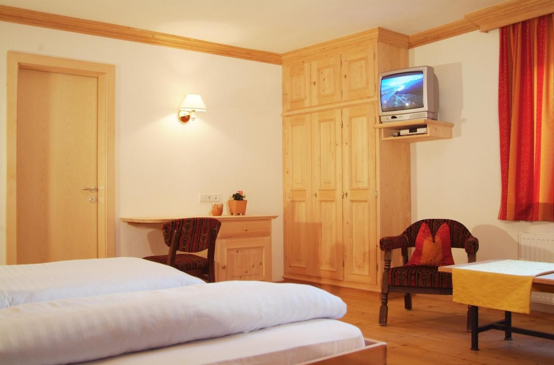 Basic Triple Room