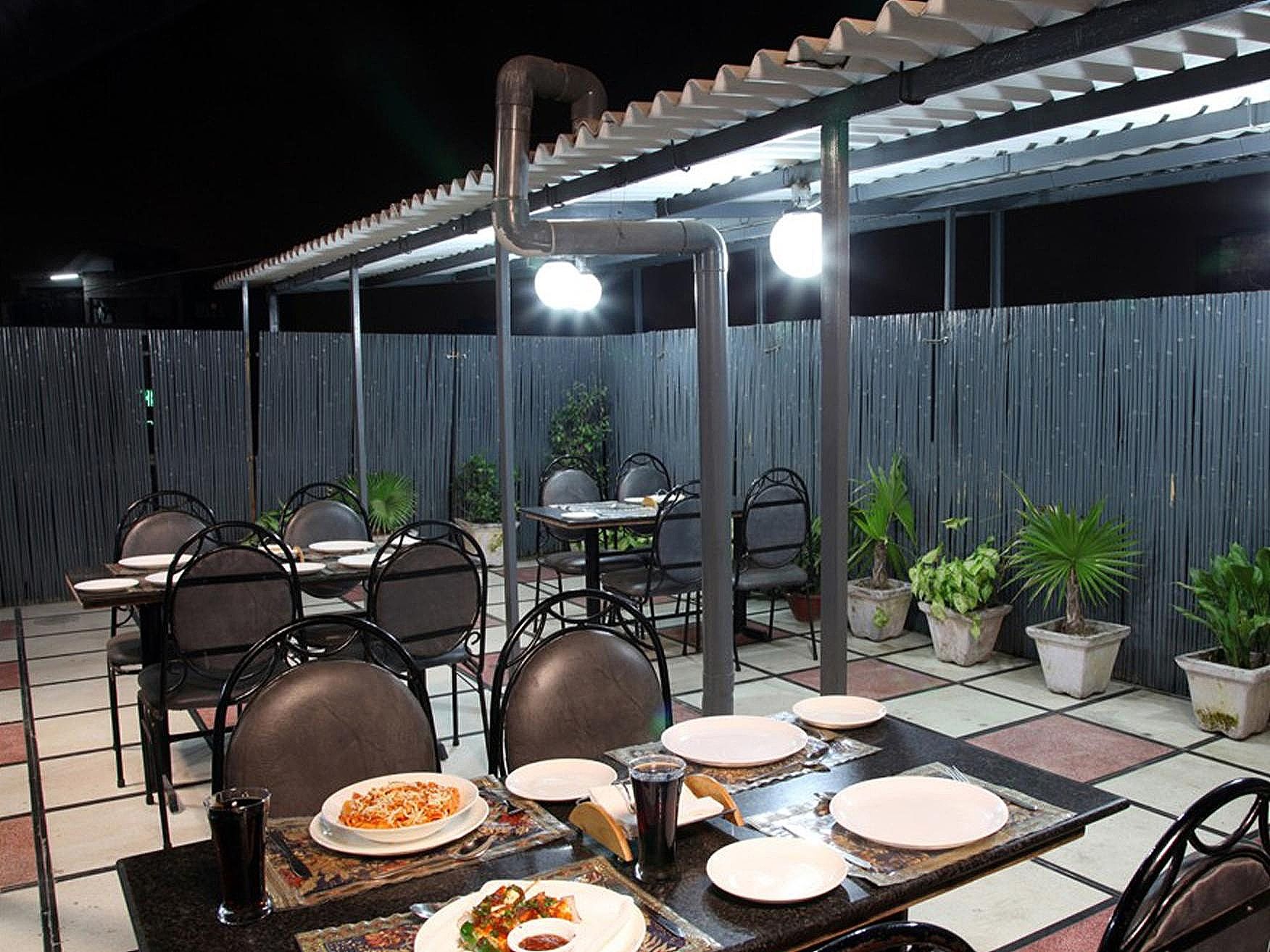 Food & Dining