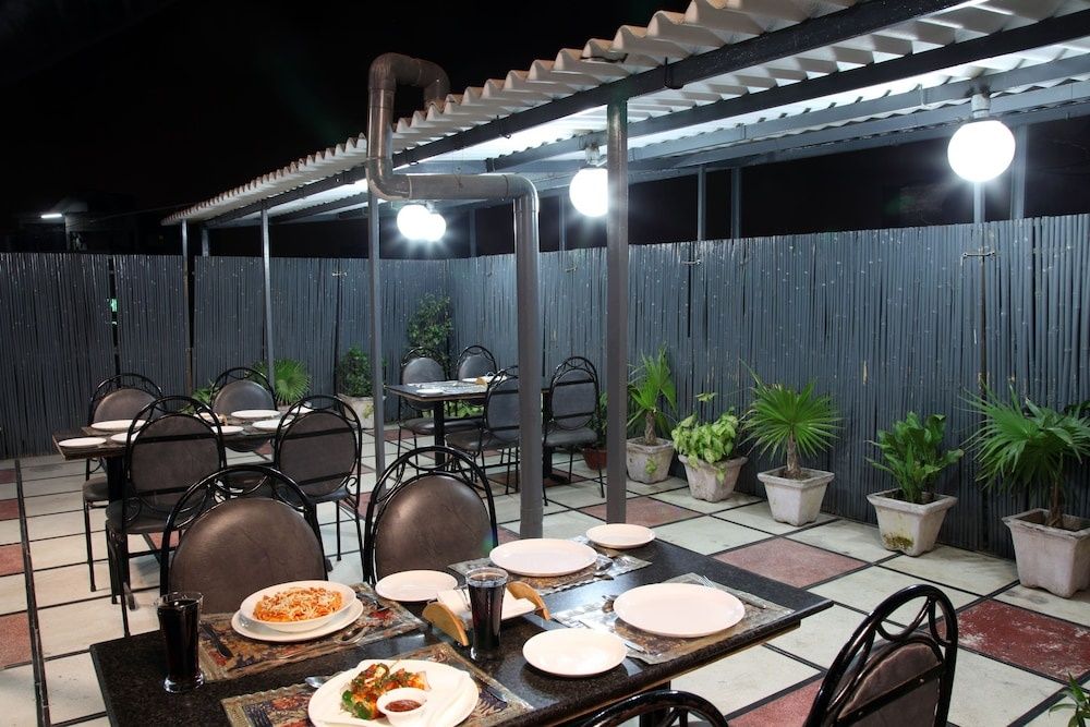 Food & Dining