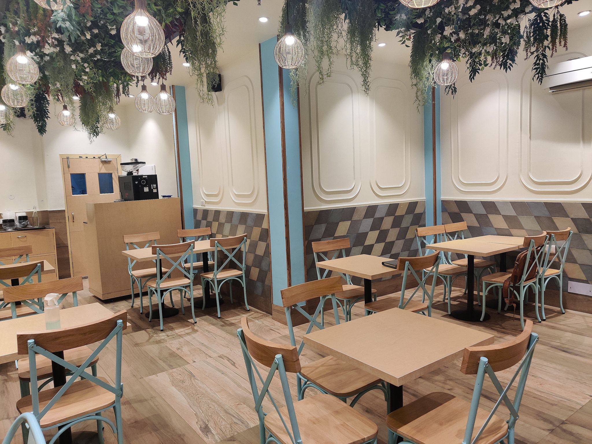 Food & Dining