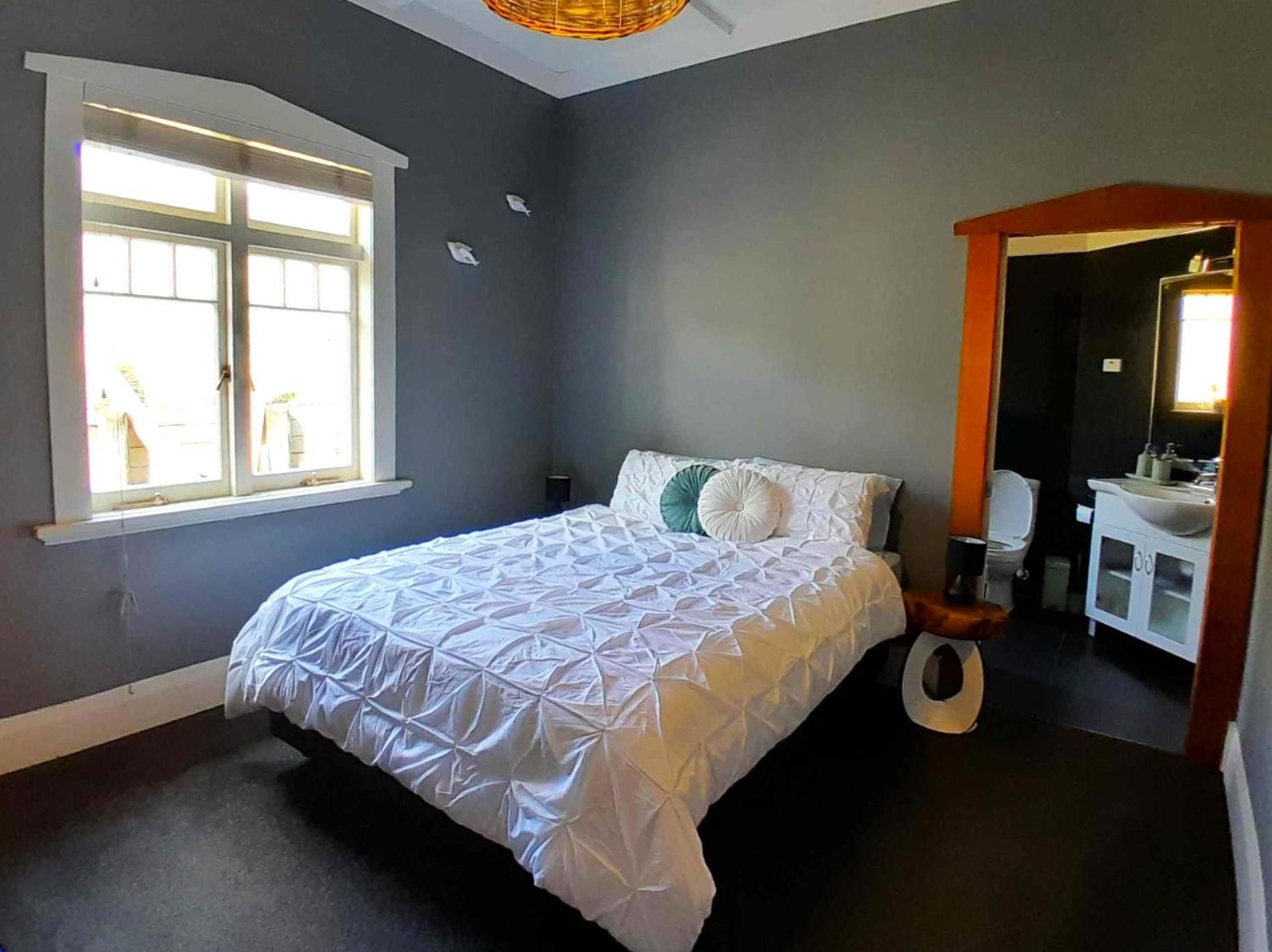 Queen Room with Spa Bath