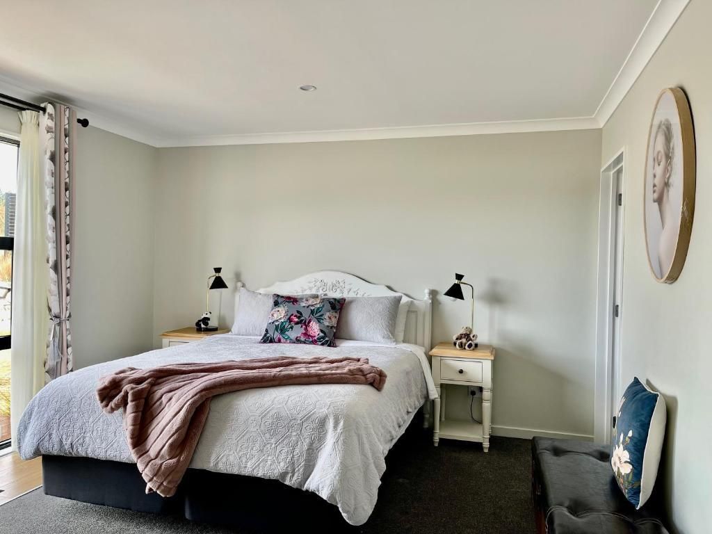 Lake View Deluxe Room with Balcony