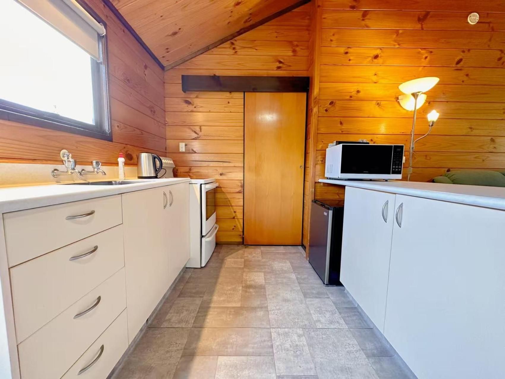 Orewa Motor Lodge Family Suite 2