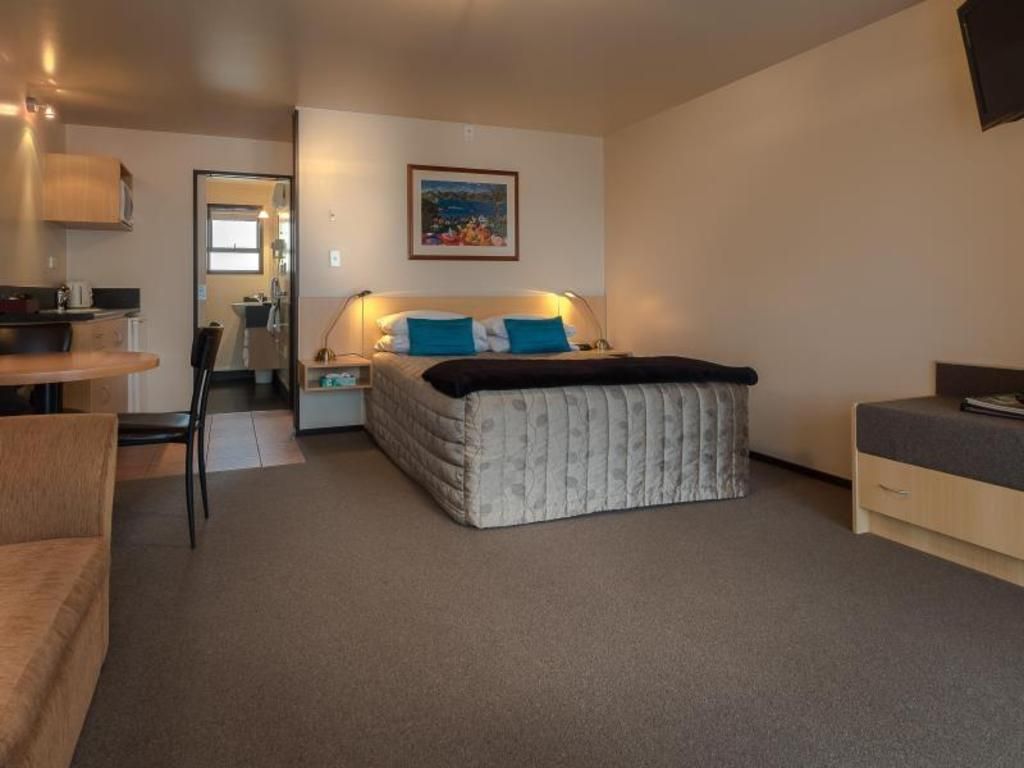One Bedroom Apartment