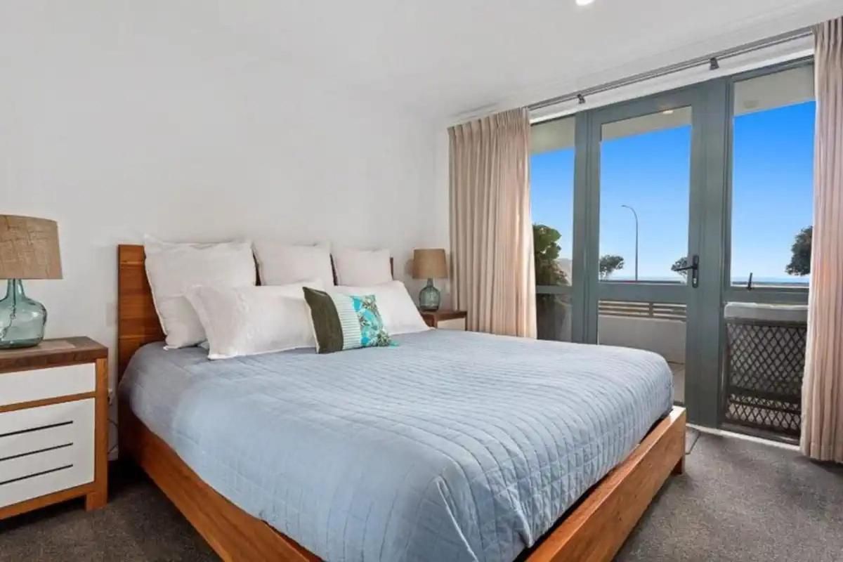 One-Bedroom Apartment With Ocean View