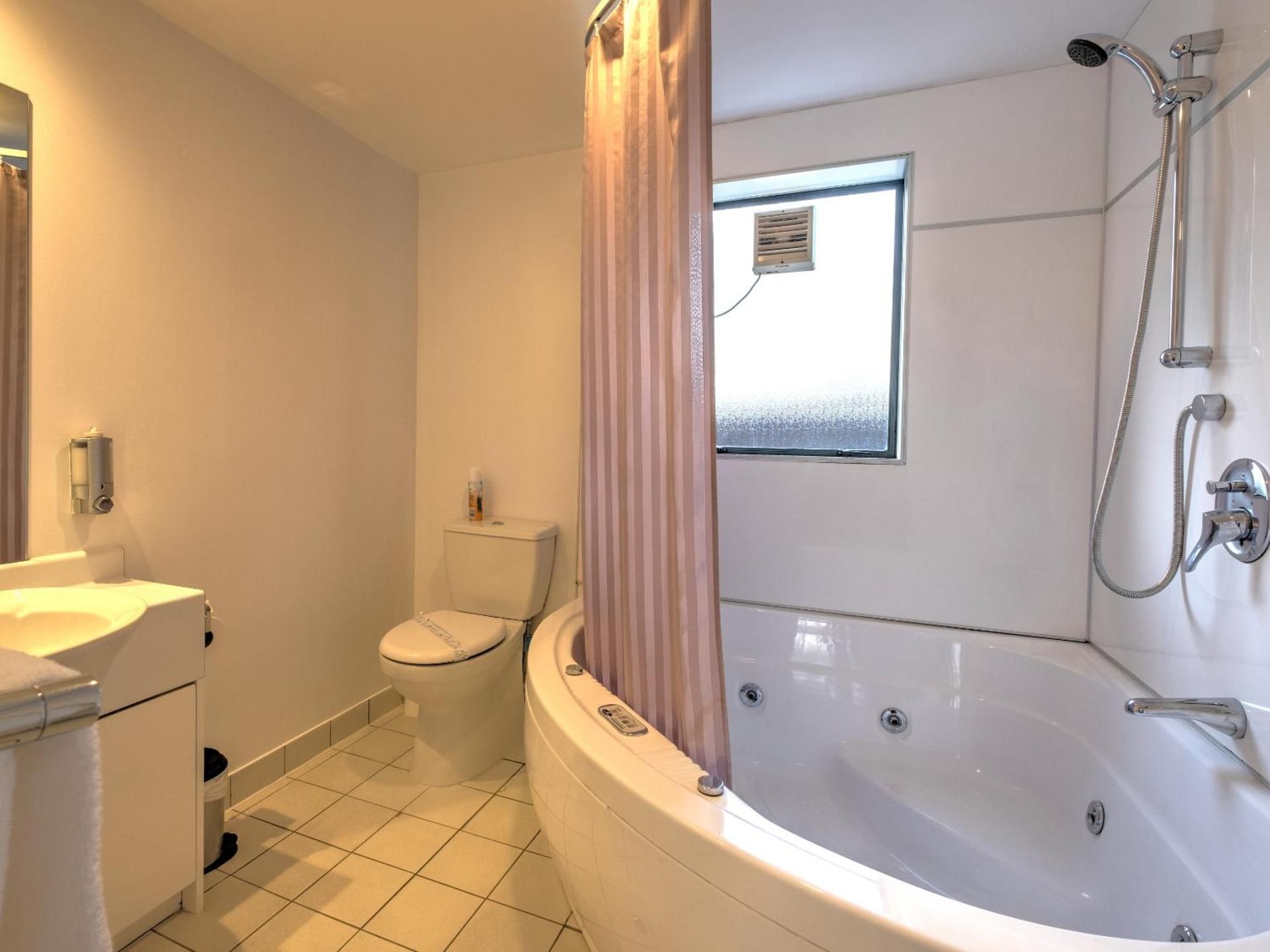 One Bedroom Spa