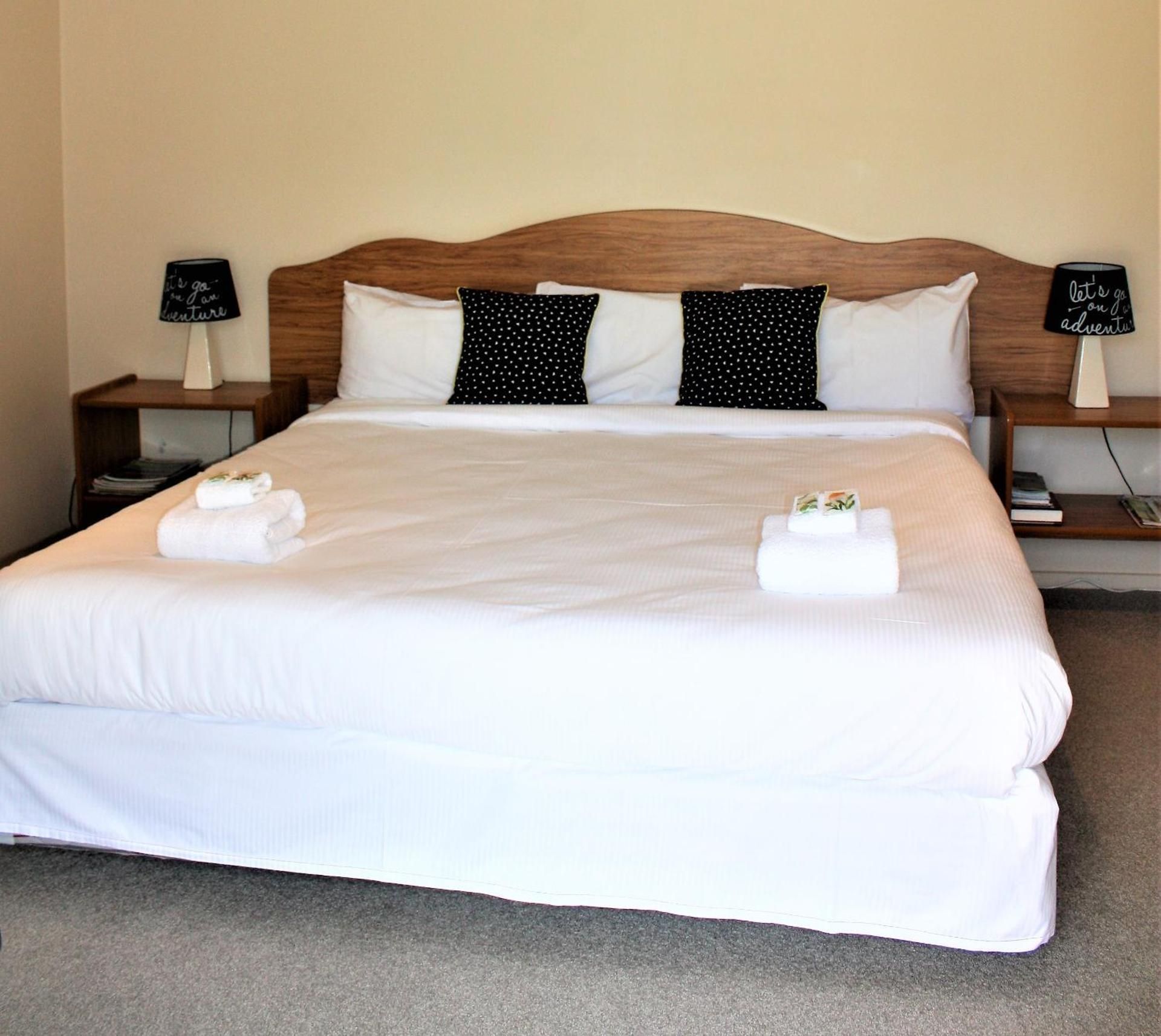 Double or Twin Room with Mountain View